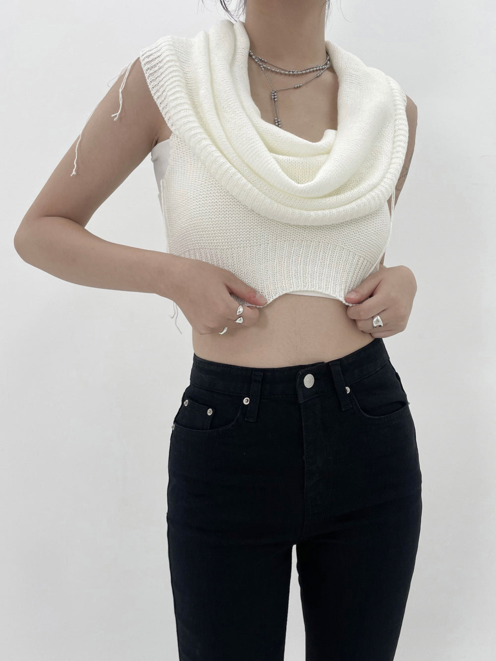 Hood  warmer off-shoulder crop knit (2 Color)