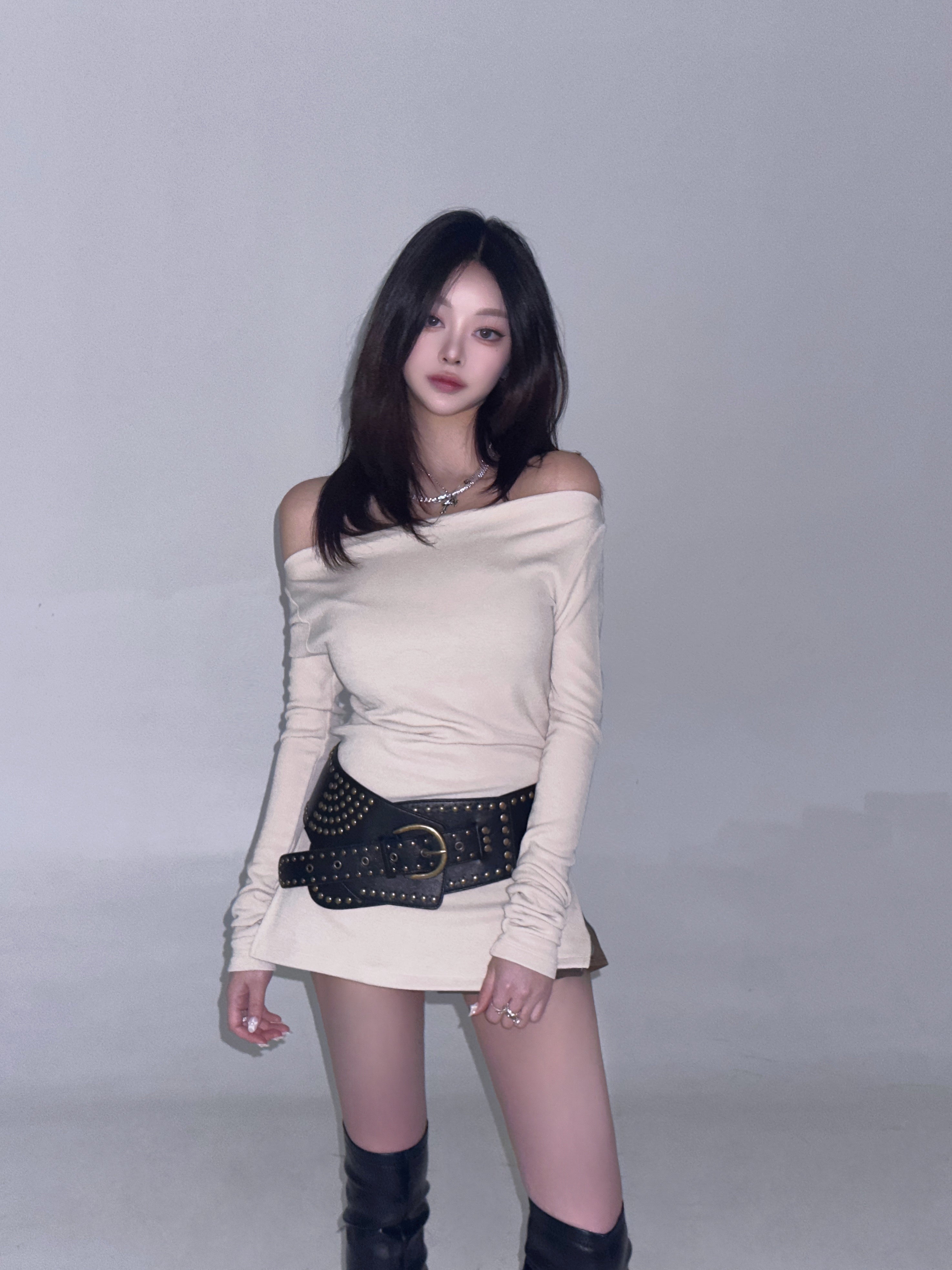 Lip neck wool knit-T