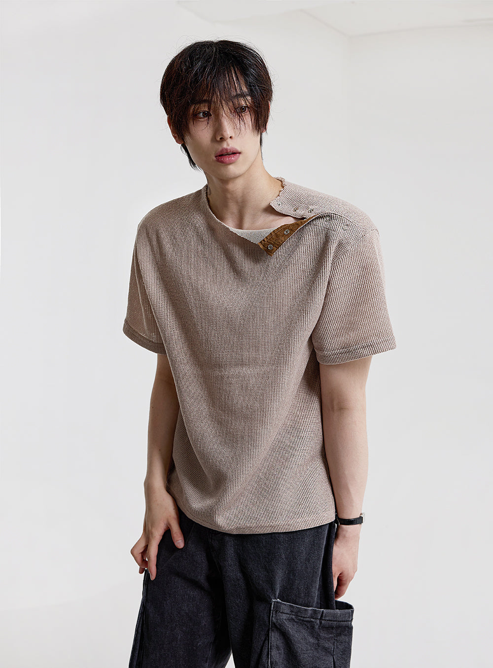 open five button Ribbed round short-sleeved knit