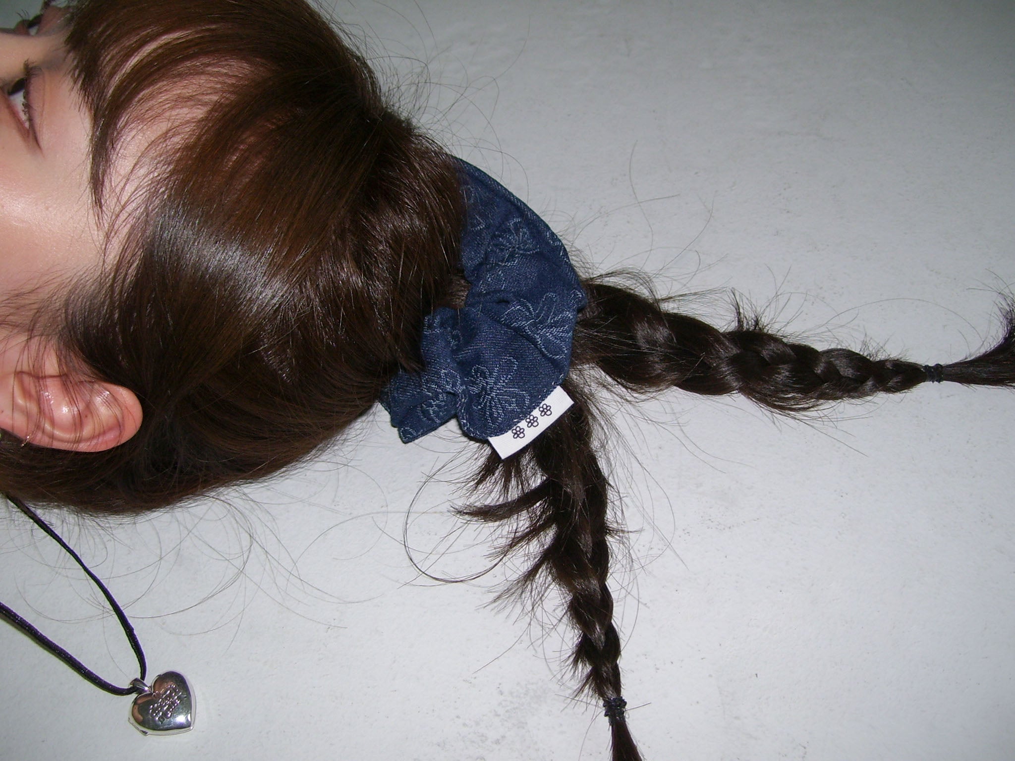 Flower denim scrunchie (Blue) 