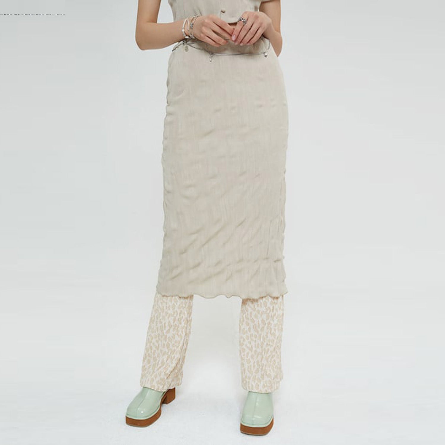 WAVY SKIRT (BEIGE)