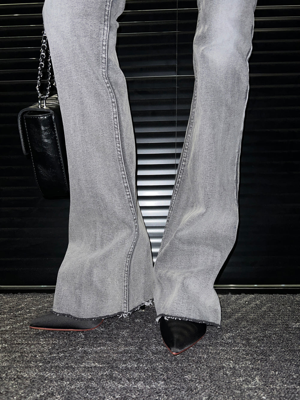 Low boots-cut washing denim pants (Black)