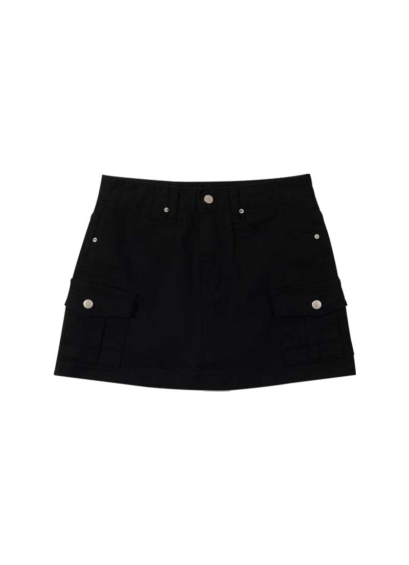 SIDE POCKET CARGO SKIRT / BLACK