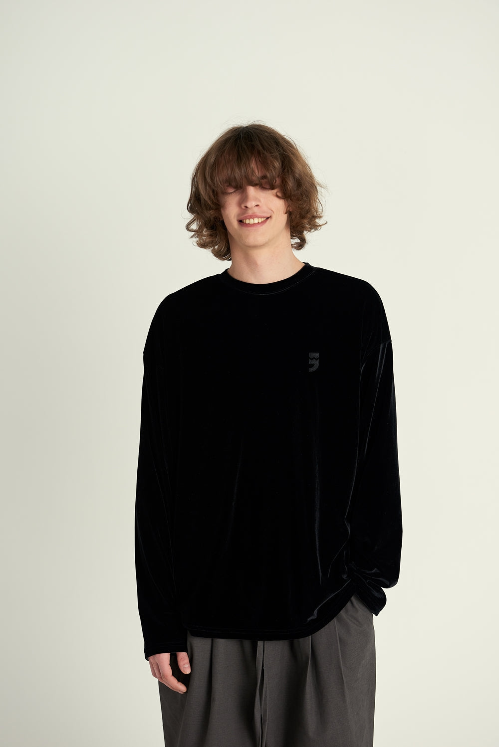 DROP-SHOULDER VELVET TEE (Black)