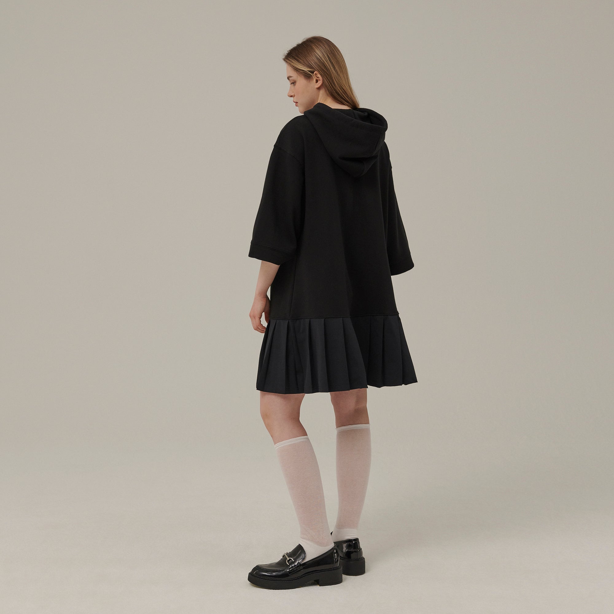 PLEATS HOOD JERSEY DRESS_BLACK