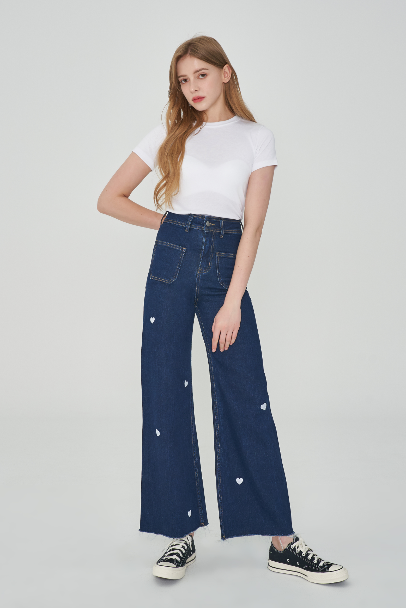 WIDE FIT HEART SHAPE EMBROIDERY JEAN [6887]