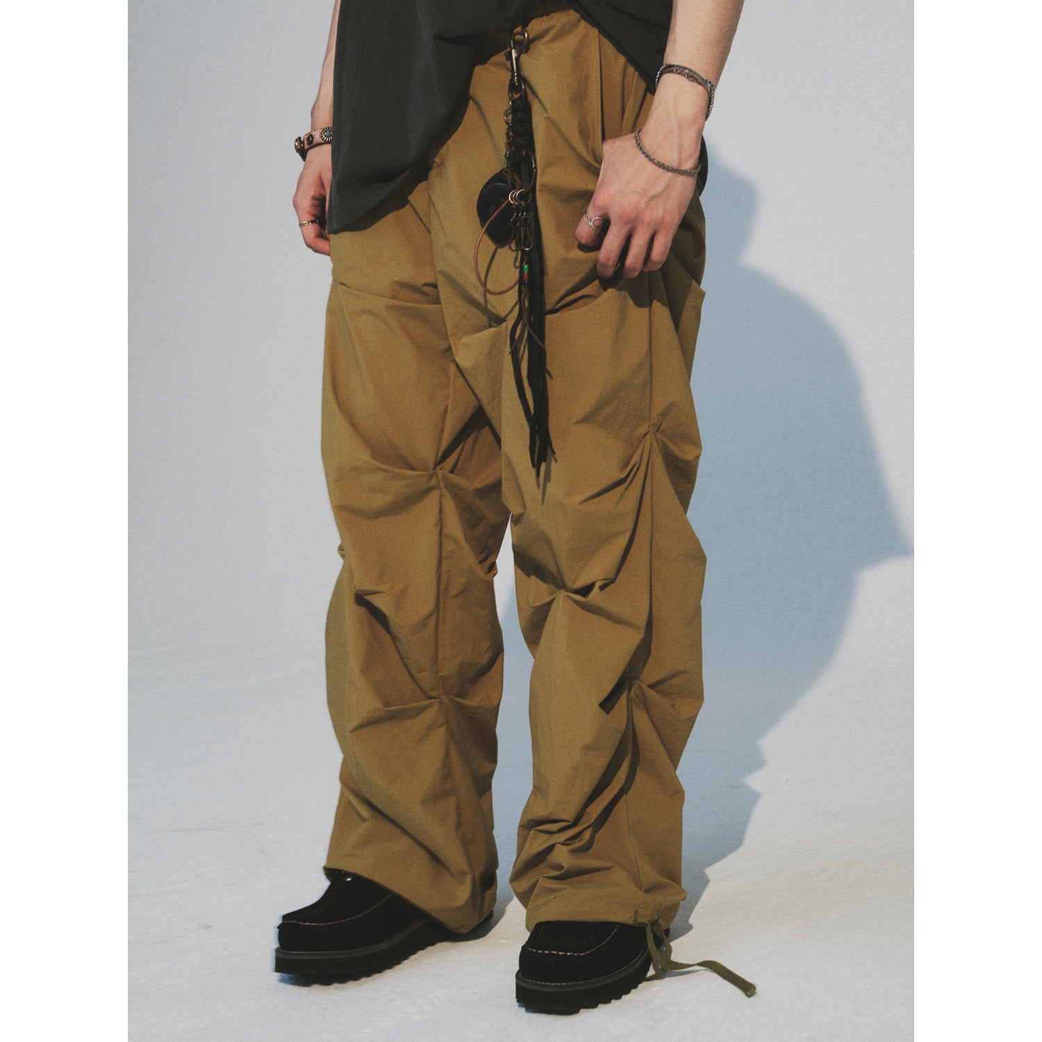 CREASE NYLON BANDING PANTS_OLIVE GREEN