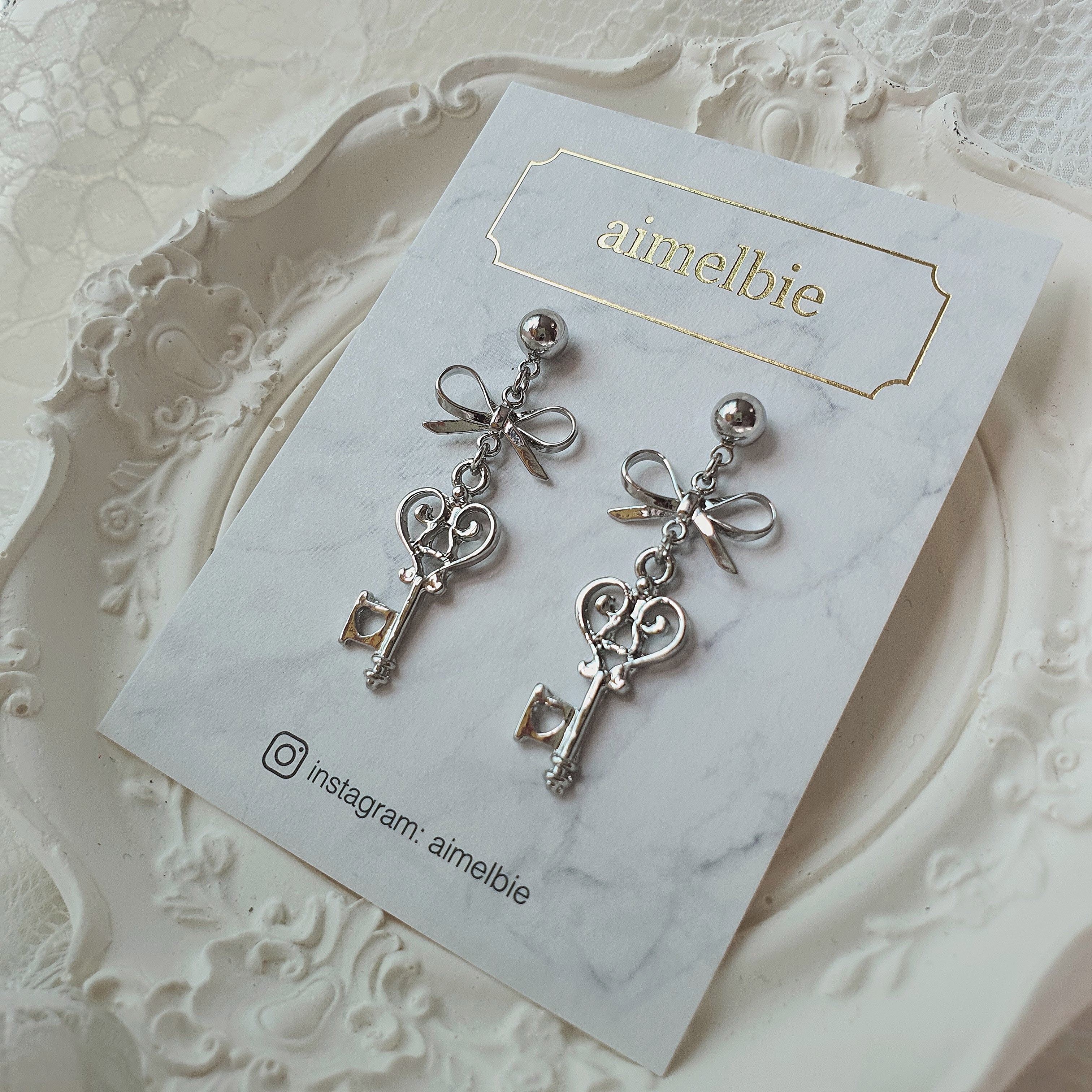 Sweet Silver Key Earring (LOONA Heejin, Billlie Haruna Earring)