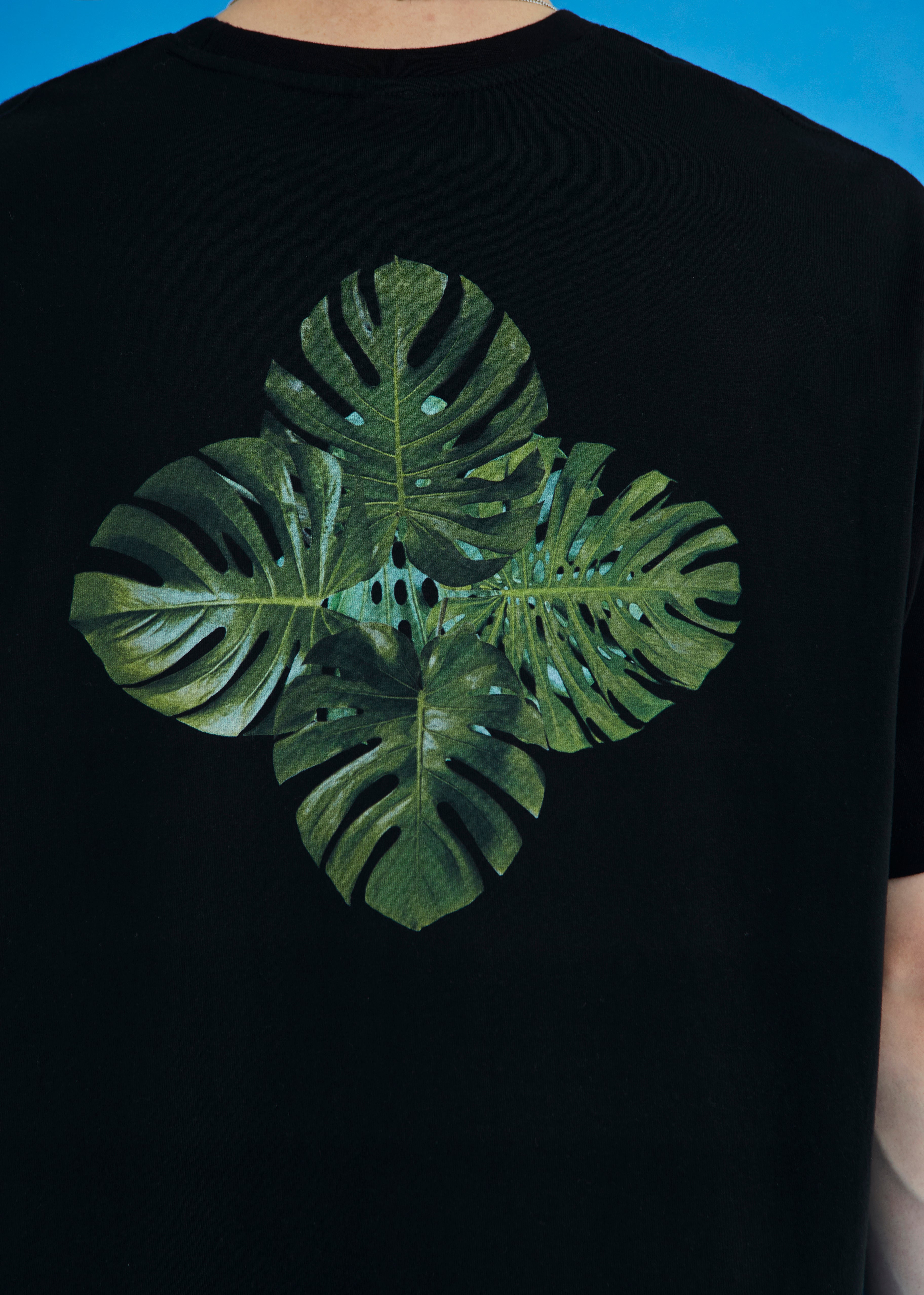 LOGO LEAF T SHIRT / BLACK