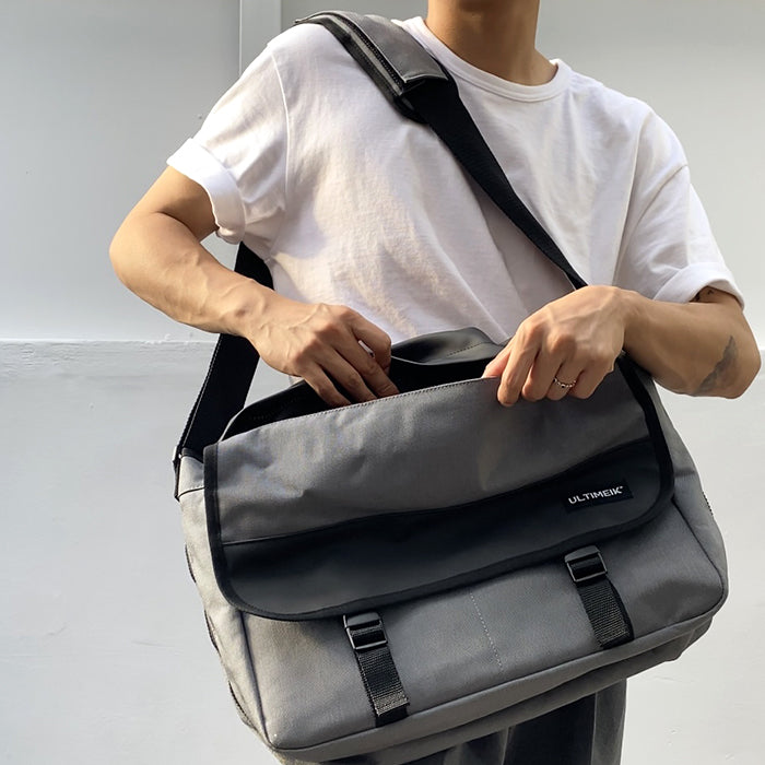 2040 Messenger Bag Grey