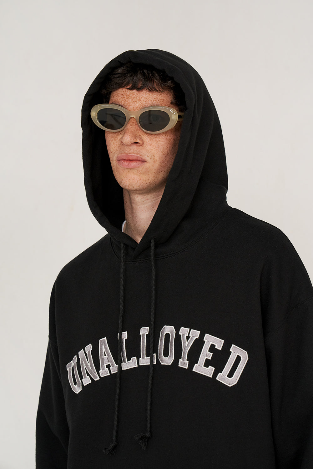 ARCH LOGO HOODIE