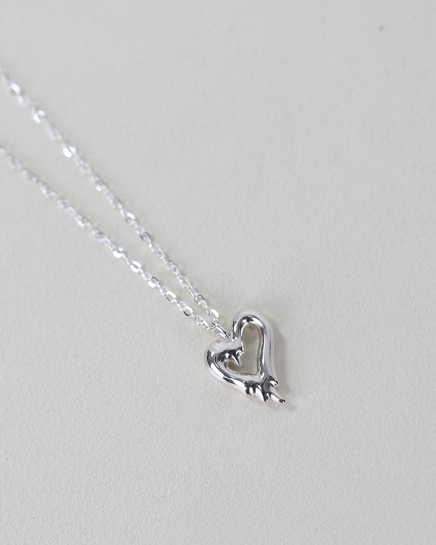 Melting heart mini necklace (925 silver)