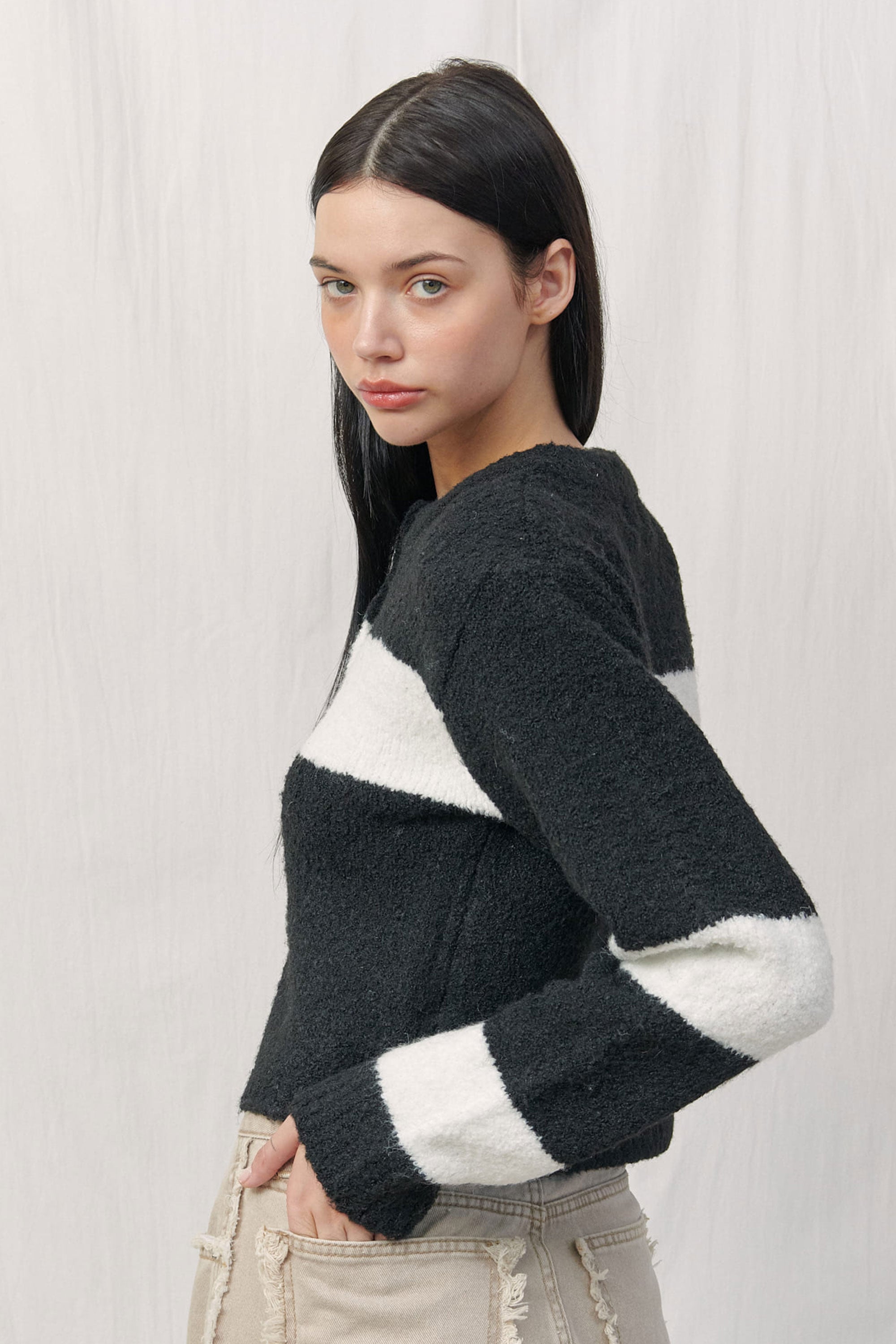 ALPACA BOOKLE KNIT CARDIGAN / BLACK