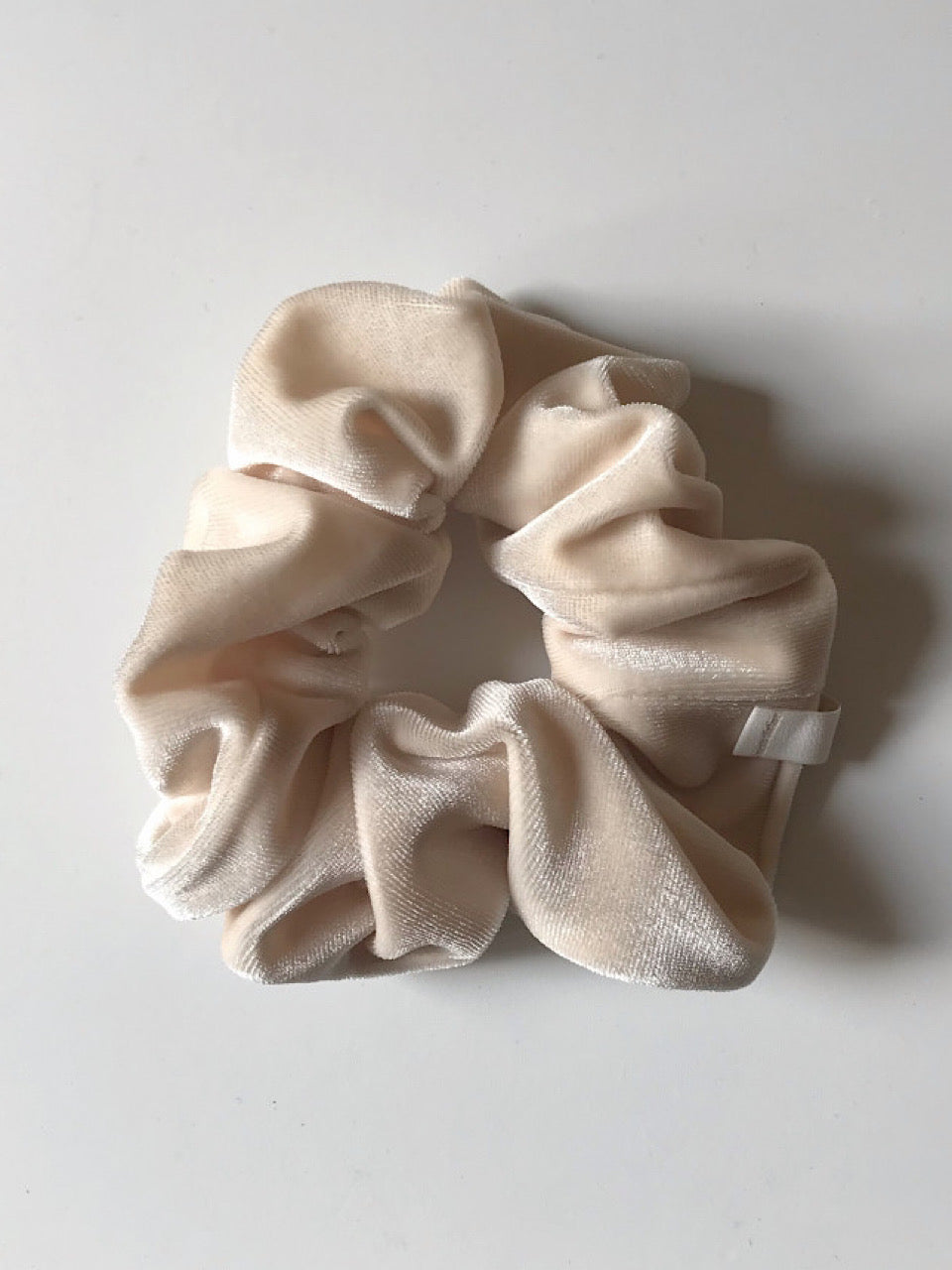 oar Vintage Velvet Volume Scrunchie [Ivory]