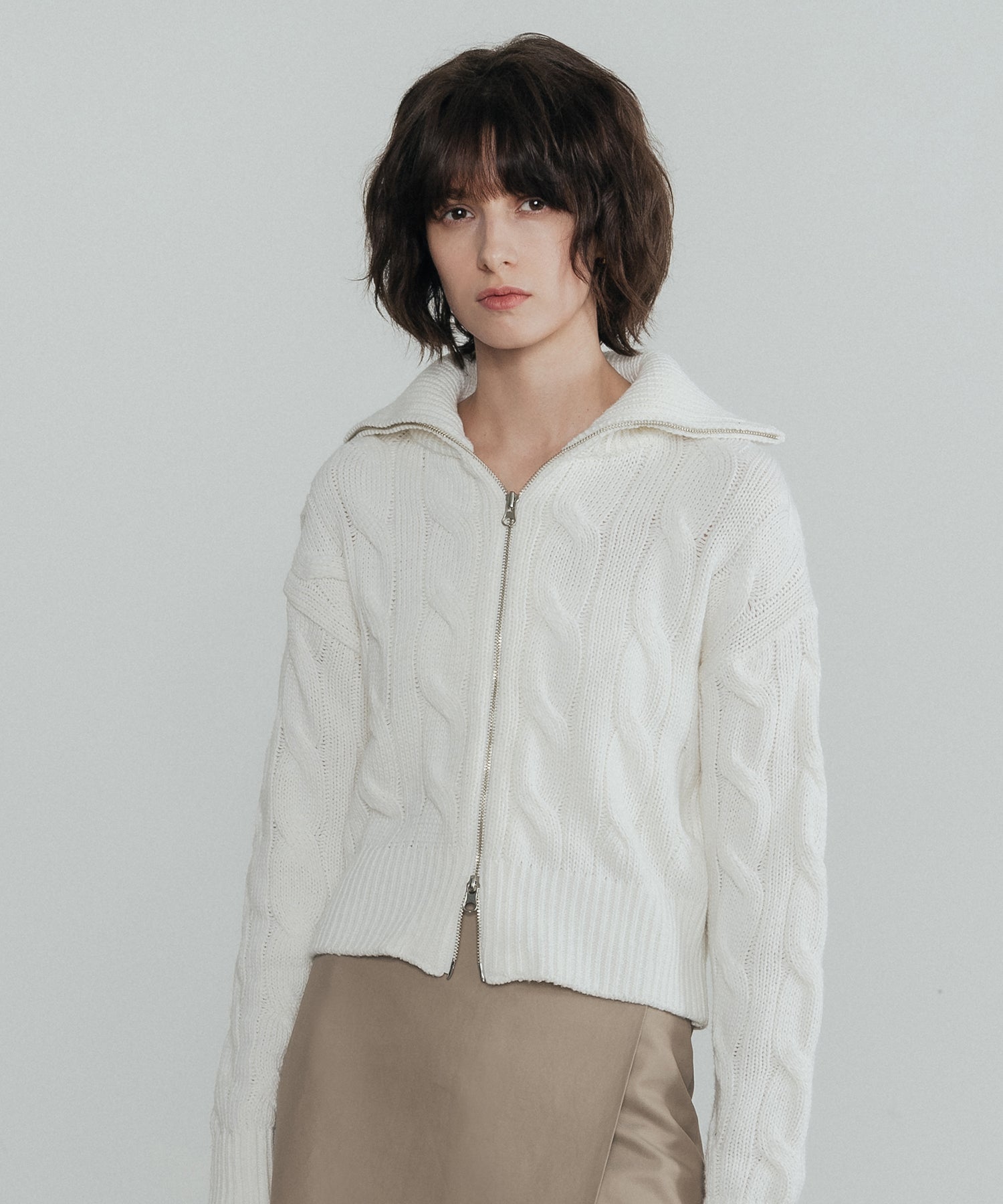 Patch cable two-way zip-up cardigan_ivory