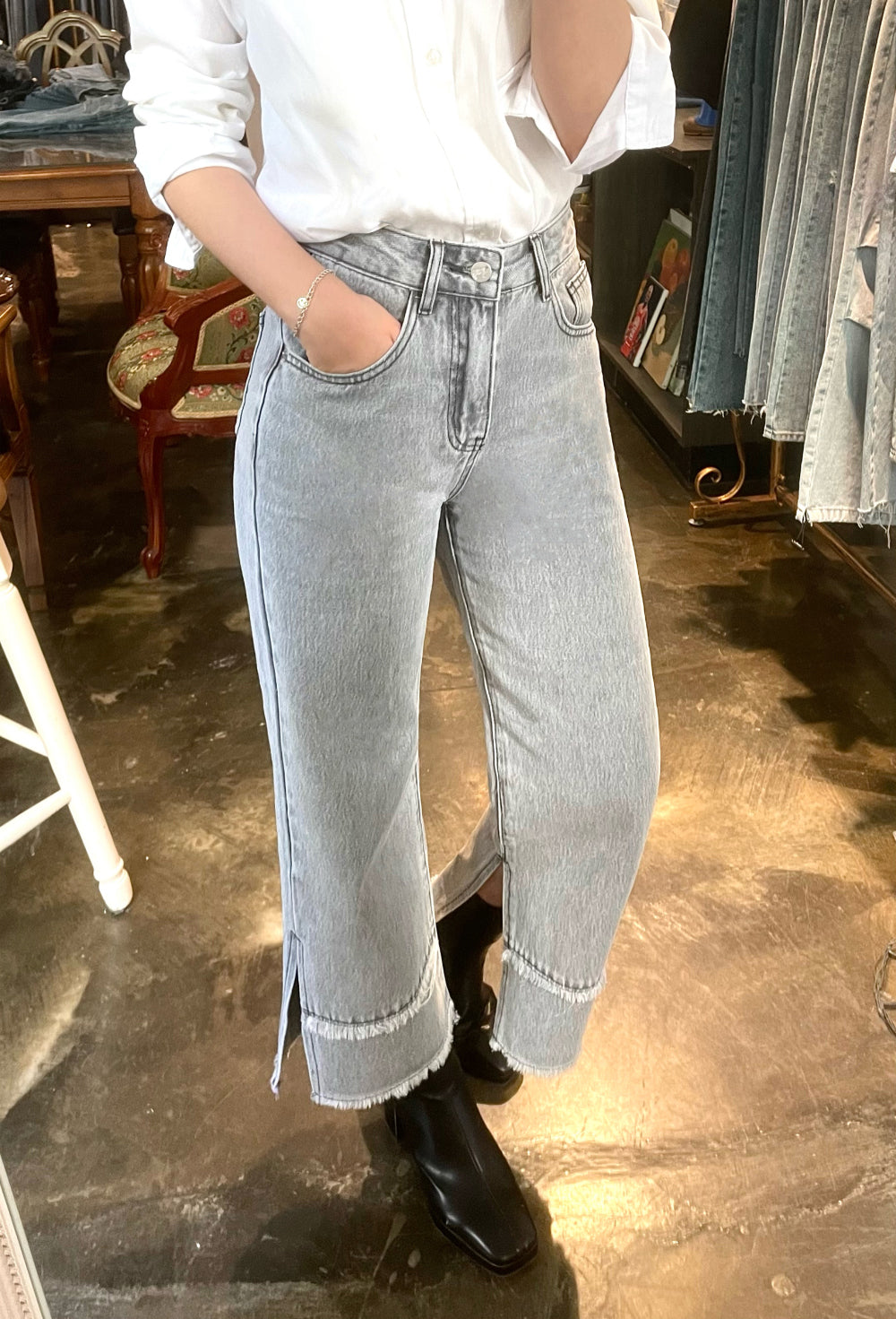 SEMI WIDE FIT SINGLE DIRECTION SLIT GREY DENIM PANTS [17713]