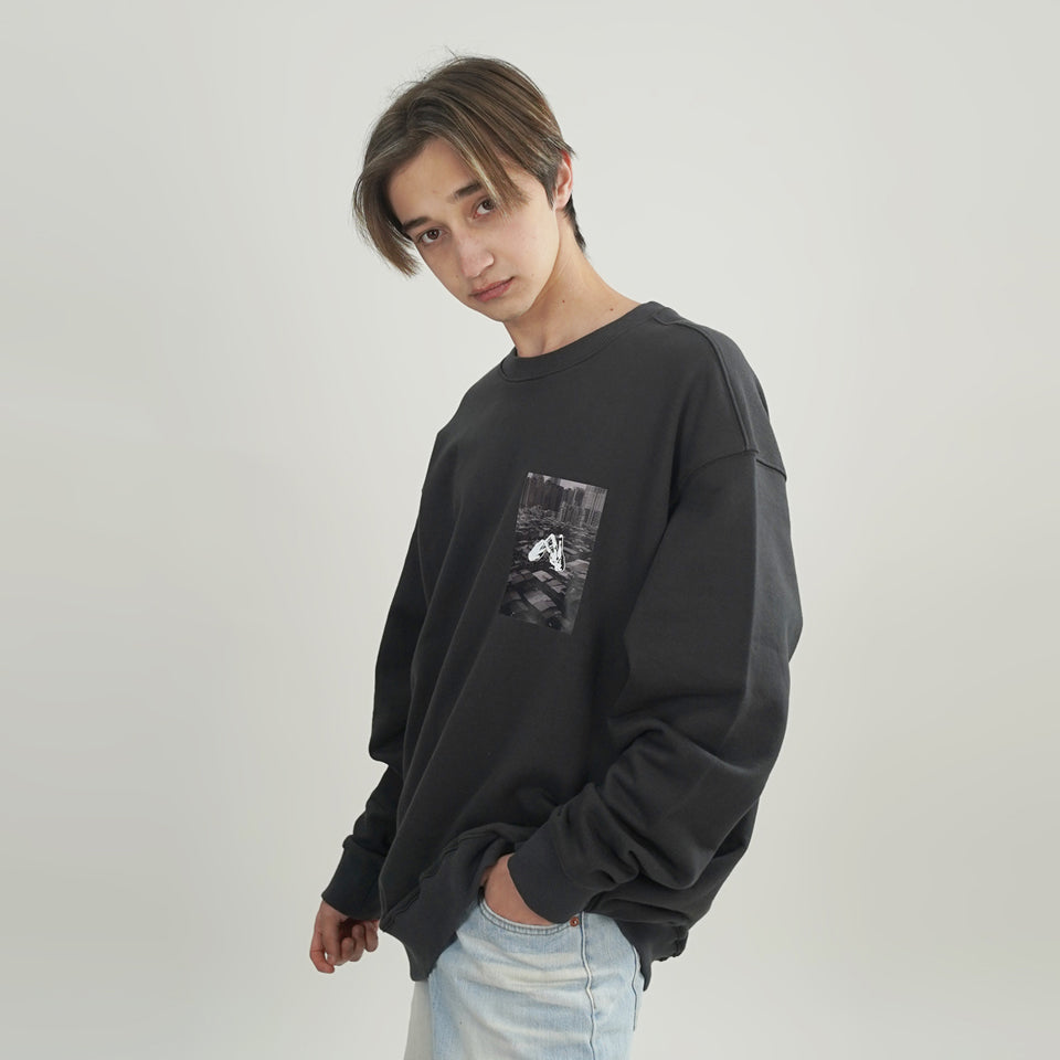 Hand n' Hand' Crewneck Sweatshirt Charcoal