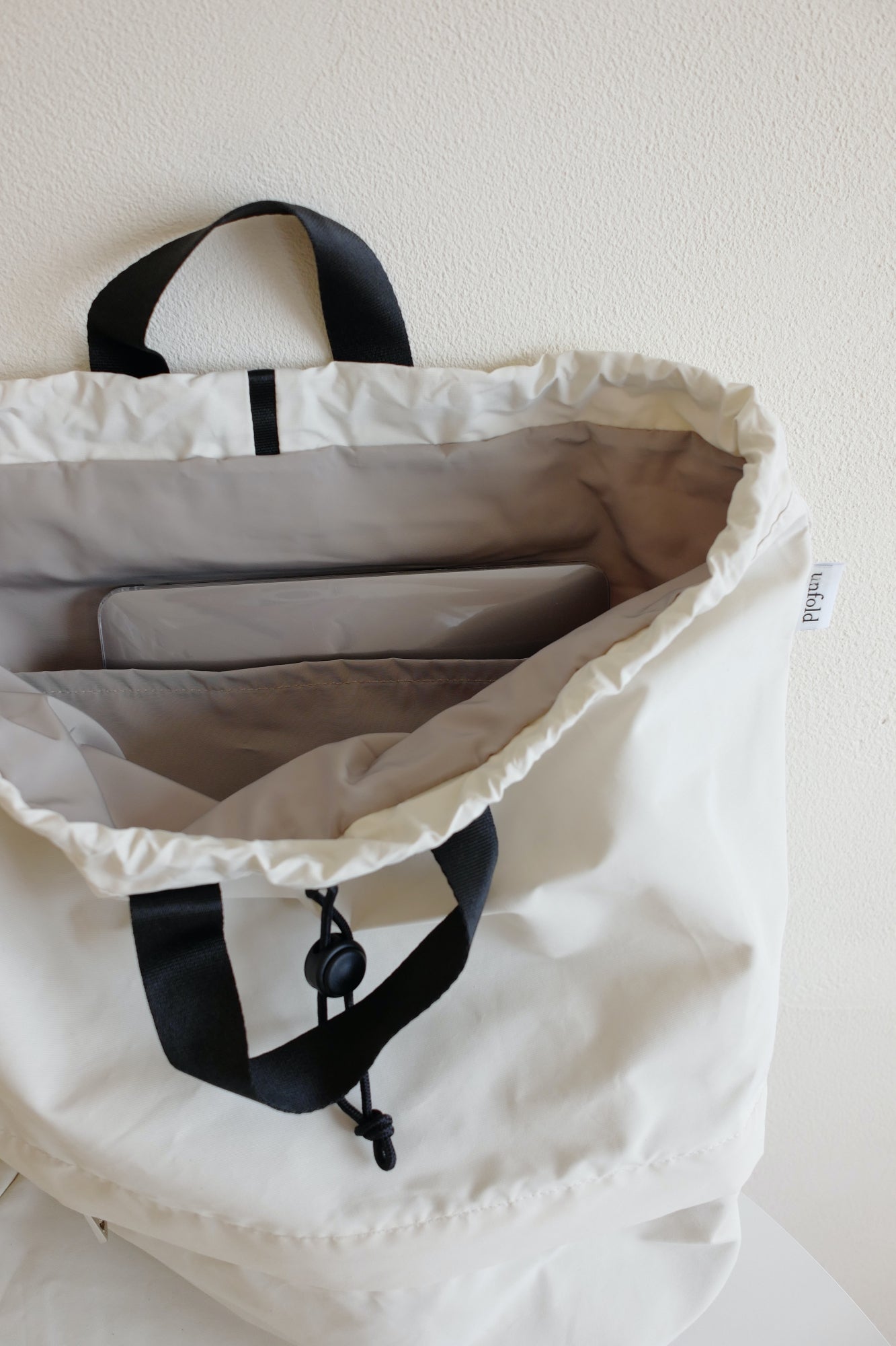 String backpack (Ivory)