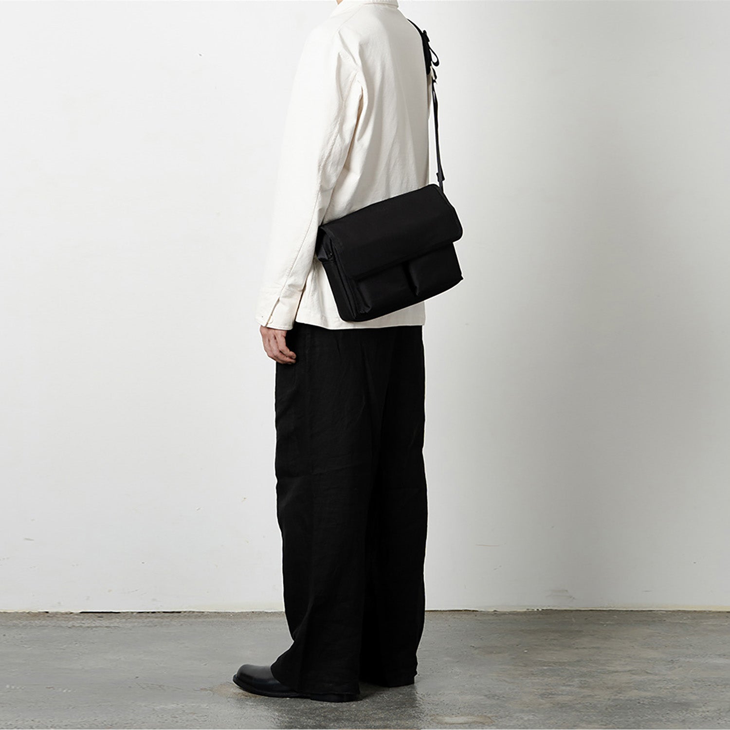 5-Pocket Crossbody Bag (Black)