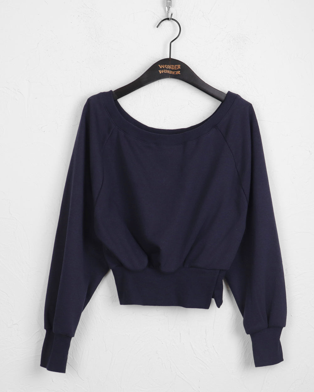 Haidin off-shoulder slit crop long sleeve sweatshirt