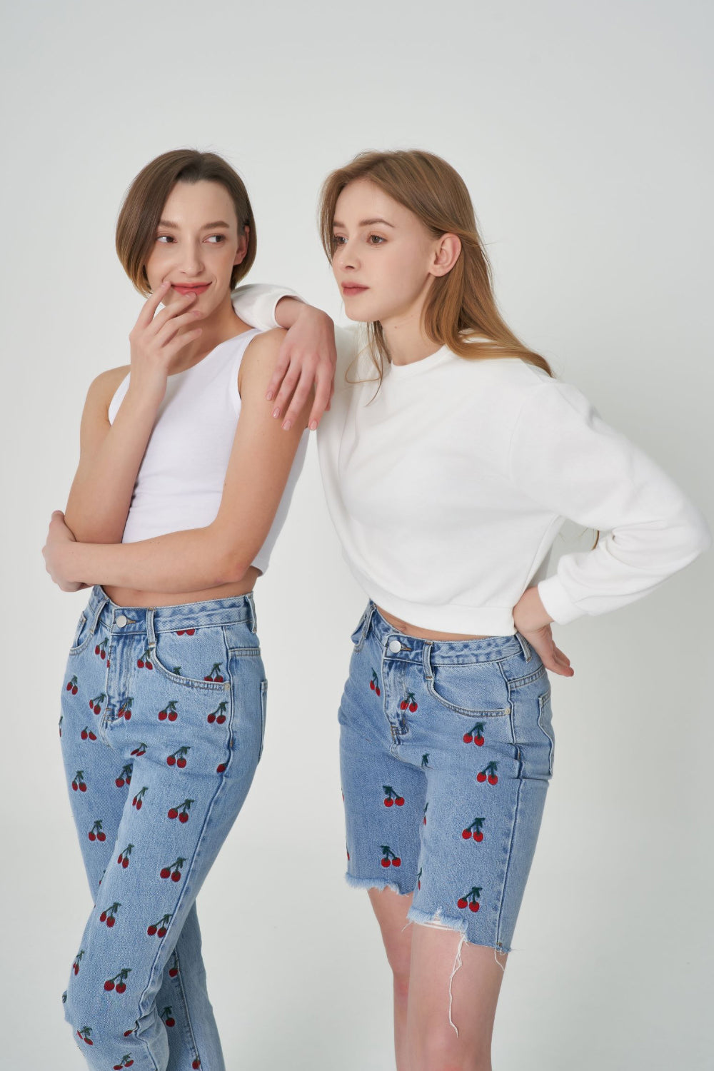 STRAIGHT FIT CHERRY EMBROIDERY DENIM PANTS [6851]