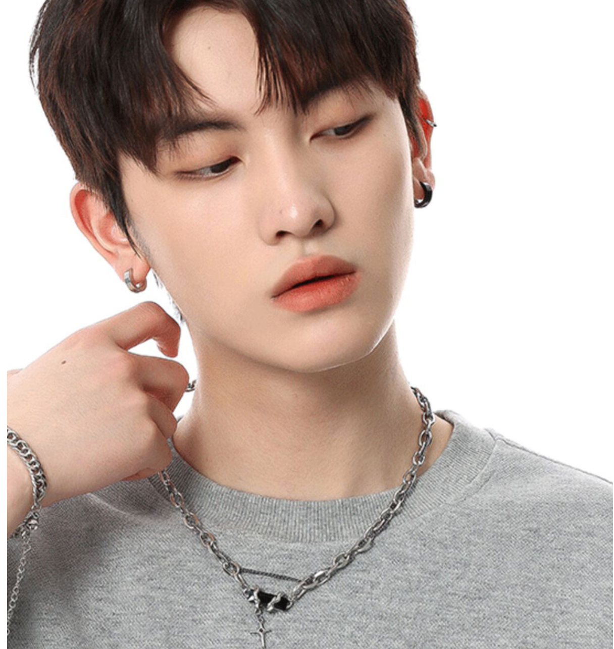 (스트레이키즈 필릭스 착용)Onyx Cross Unisex Necklace