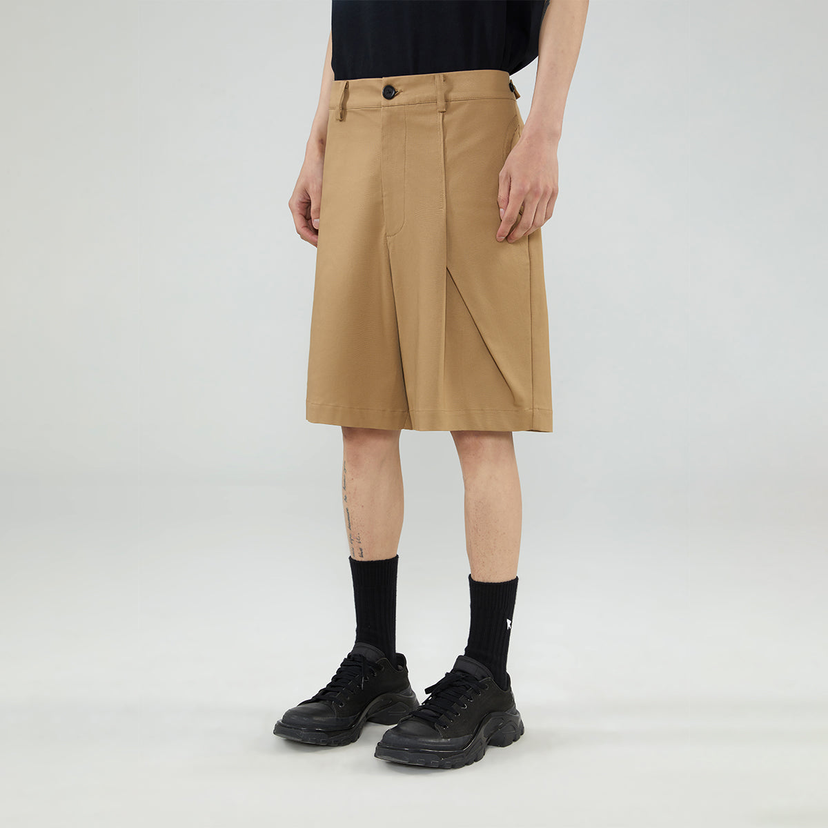 FMACM 23SS Cubic Pleated Loose Shorts