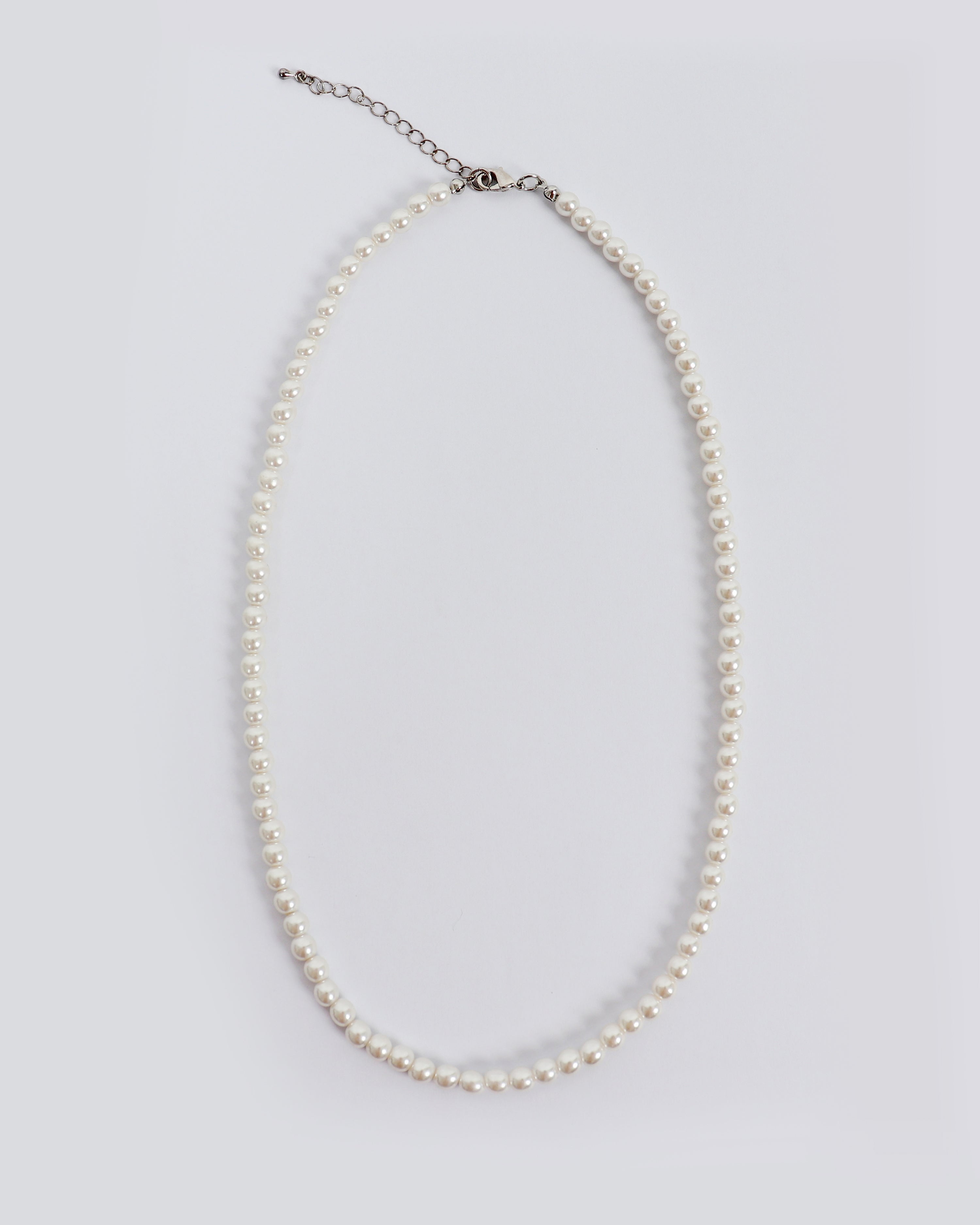 contemporary pearl necklace