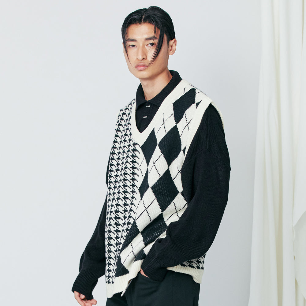 ARGYLE & HOUND CHECK KNIT VEST BLACK