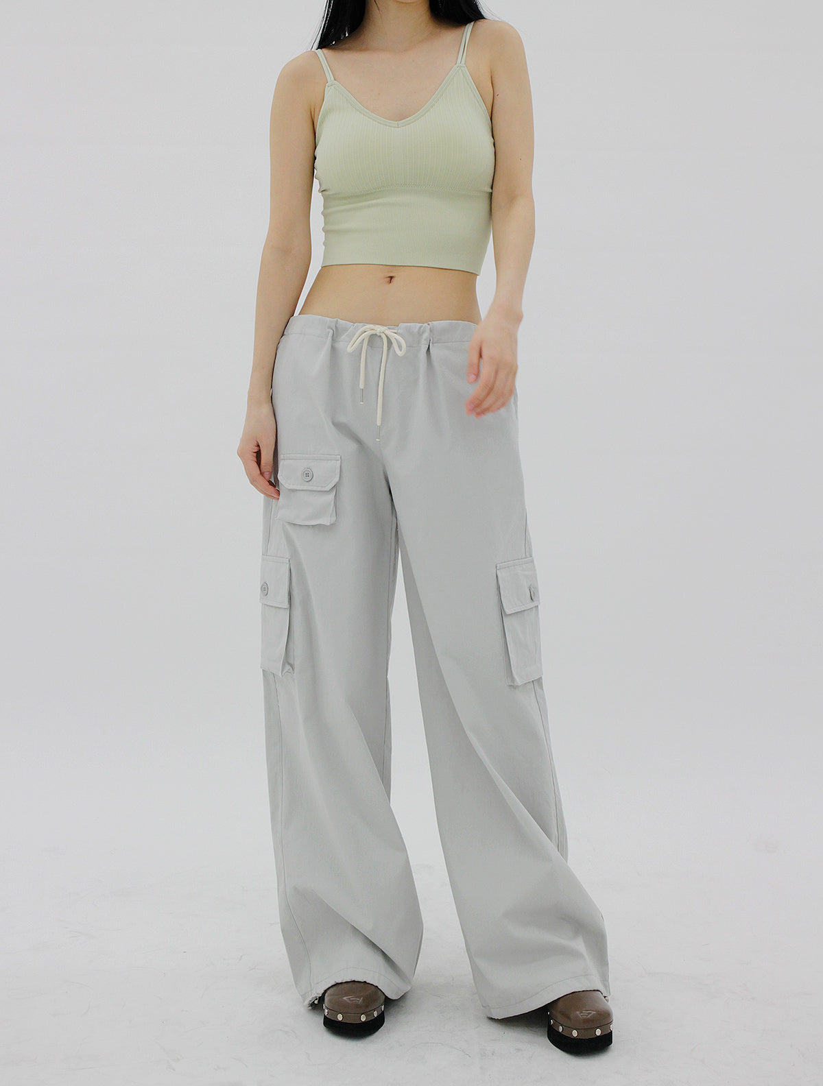 low-rise pocket-string gray trousers