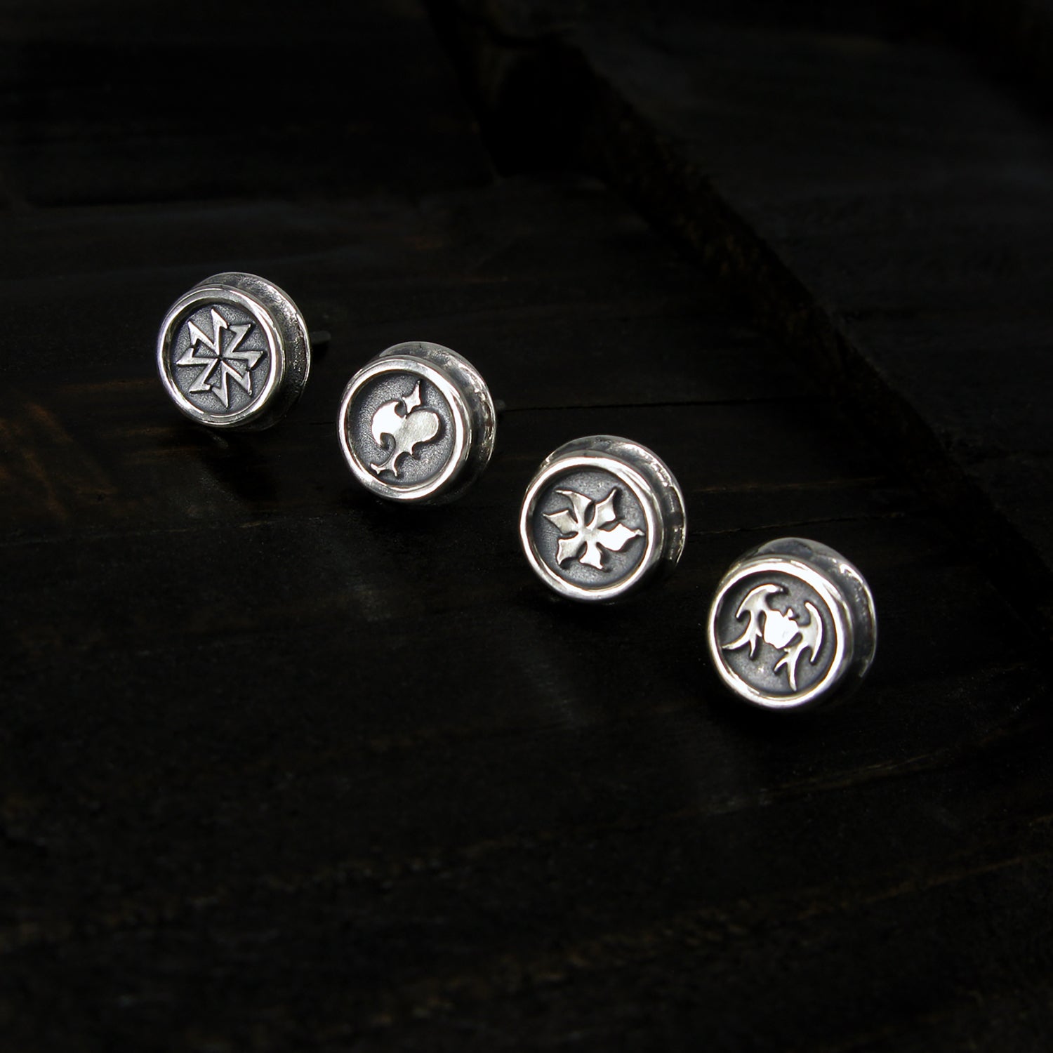 BoutonD-S1 silver stud earring