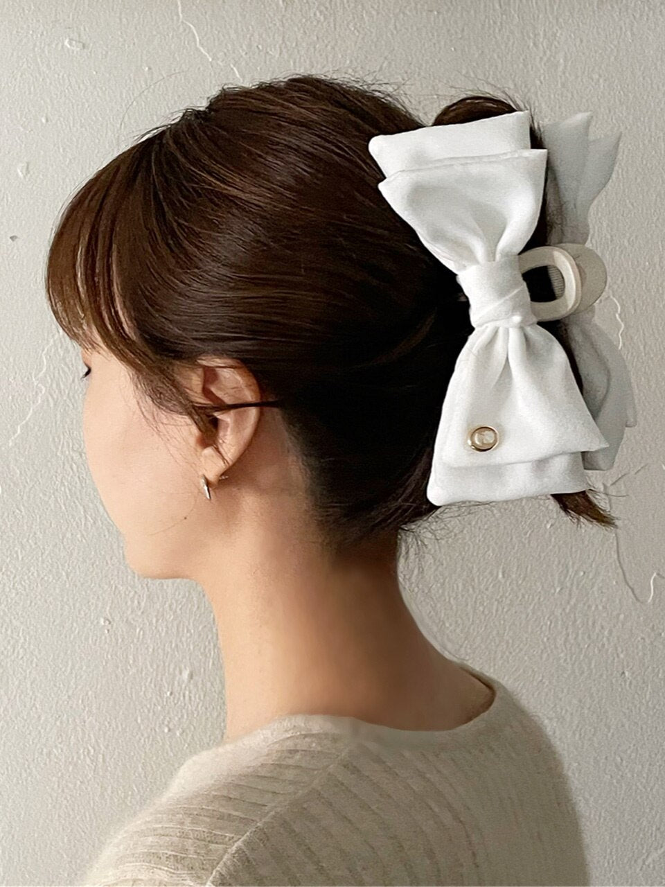 oar Vintage Cameo Ribbon Hair Claw [White]