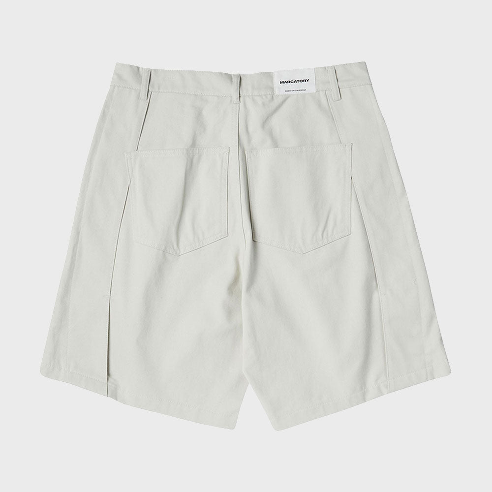 TUCK BERMUDA PANTS (LIGHT BEIGE)