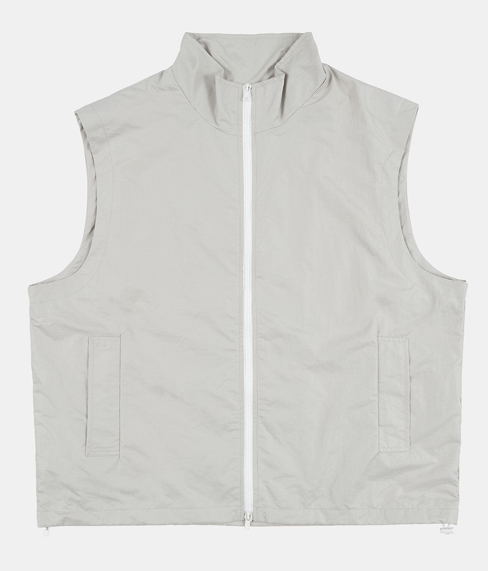 Glossy nylon half-neck 2-way vest zip-up