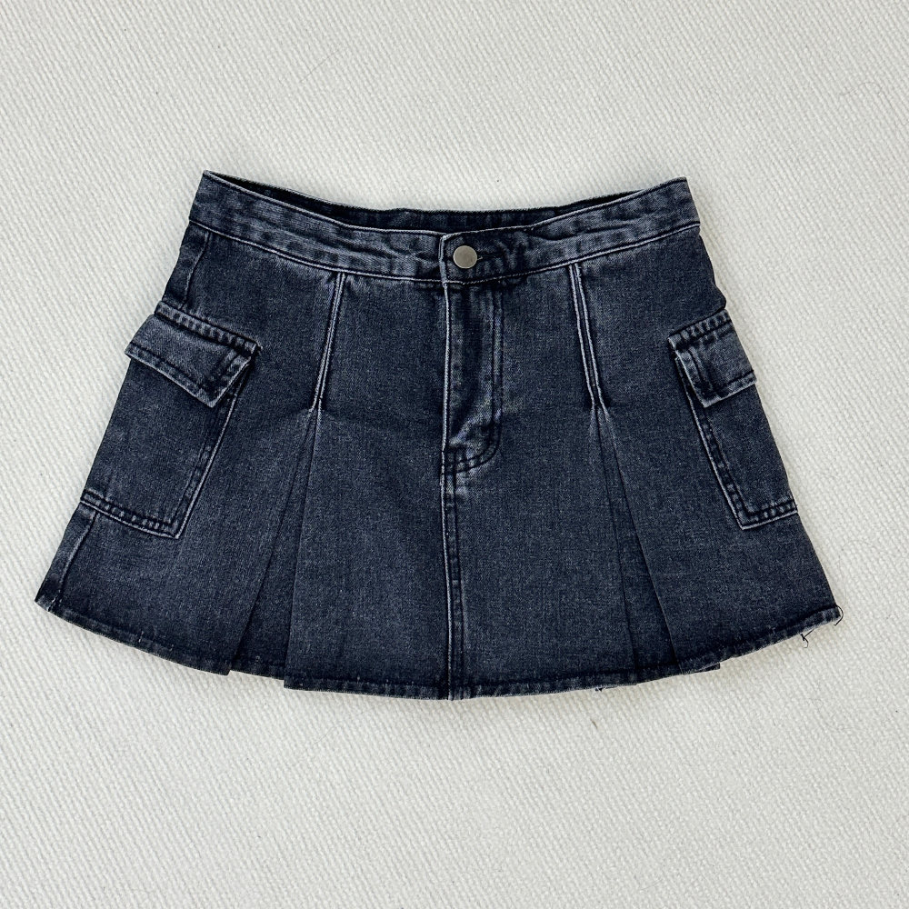 Cargo pleated mini skirt