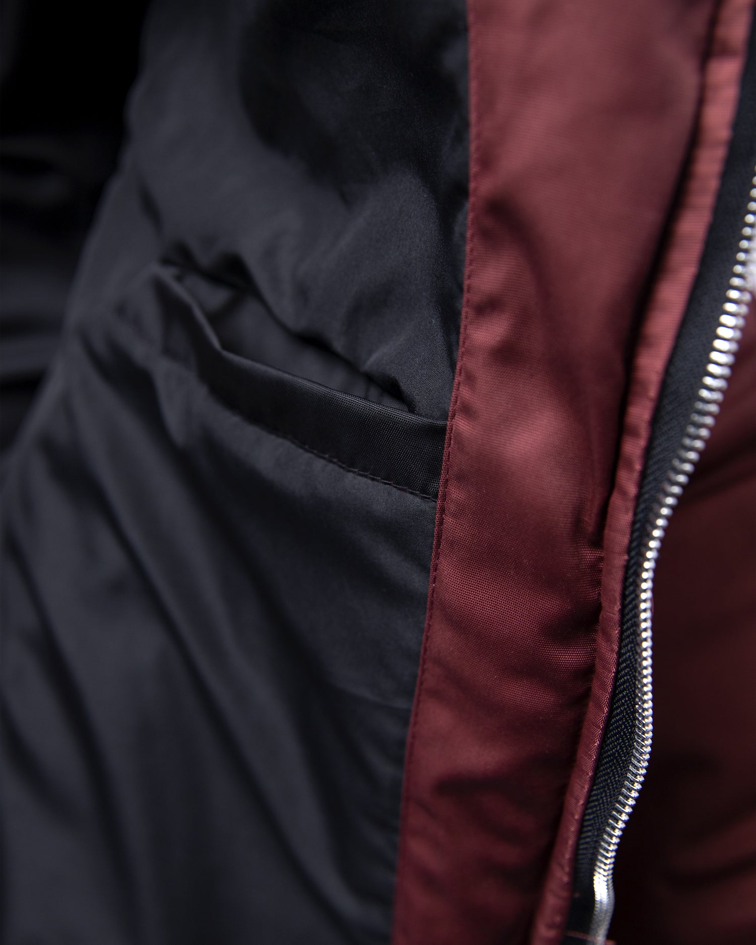  "G" BURGUNDY PUFFER JACKET