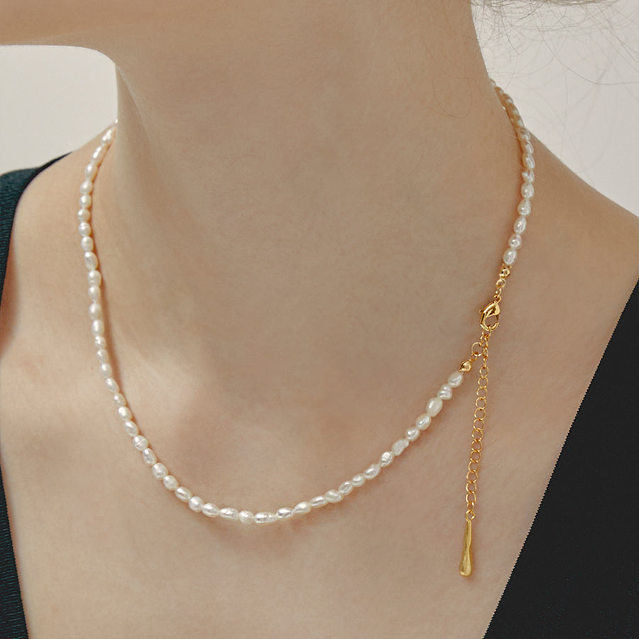 essential oval pearl necklace