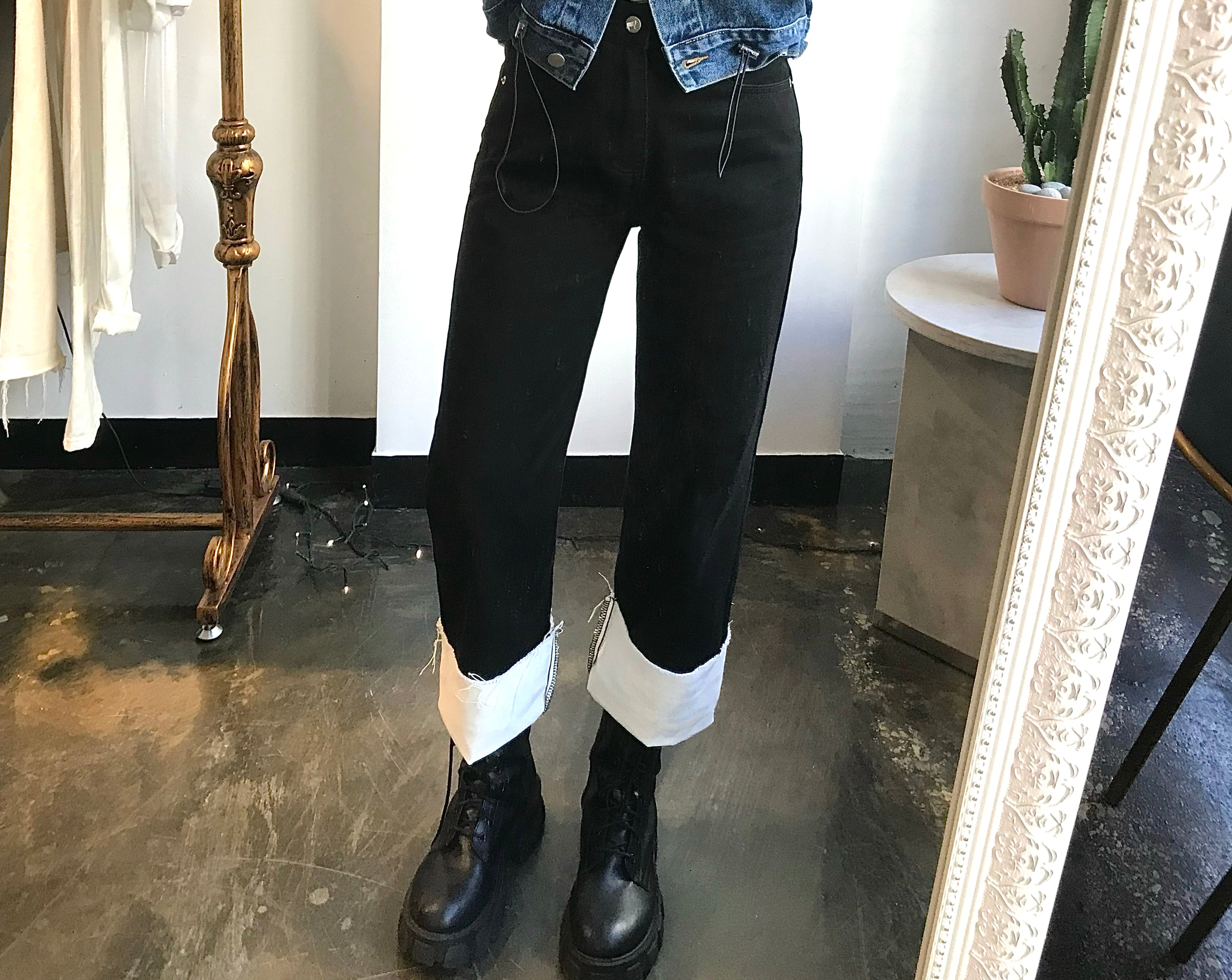 SEMI WIDE FIT BLACK+WHITE DENIM PANTS [17723]