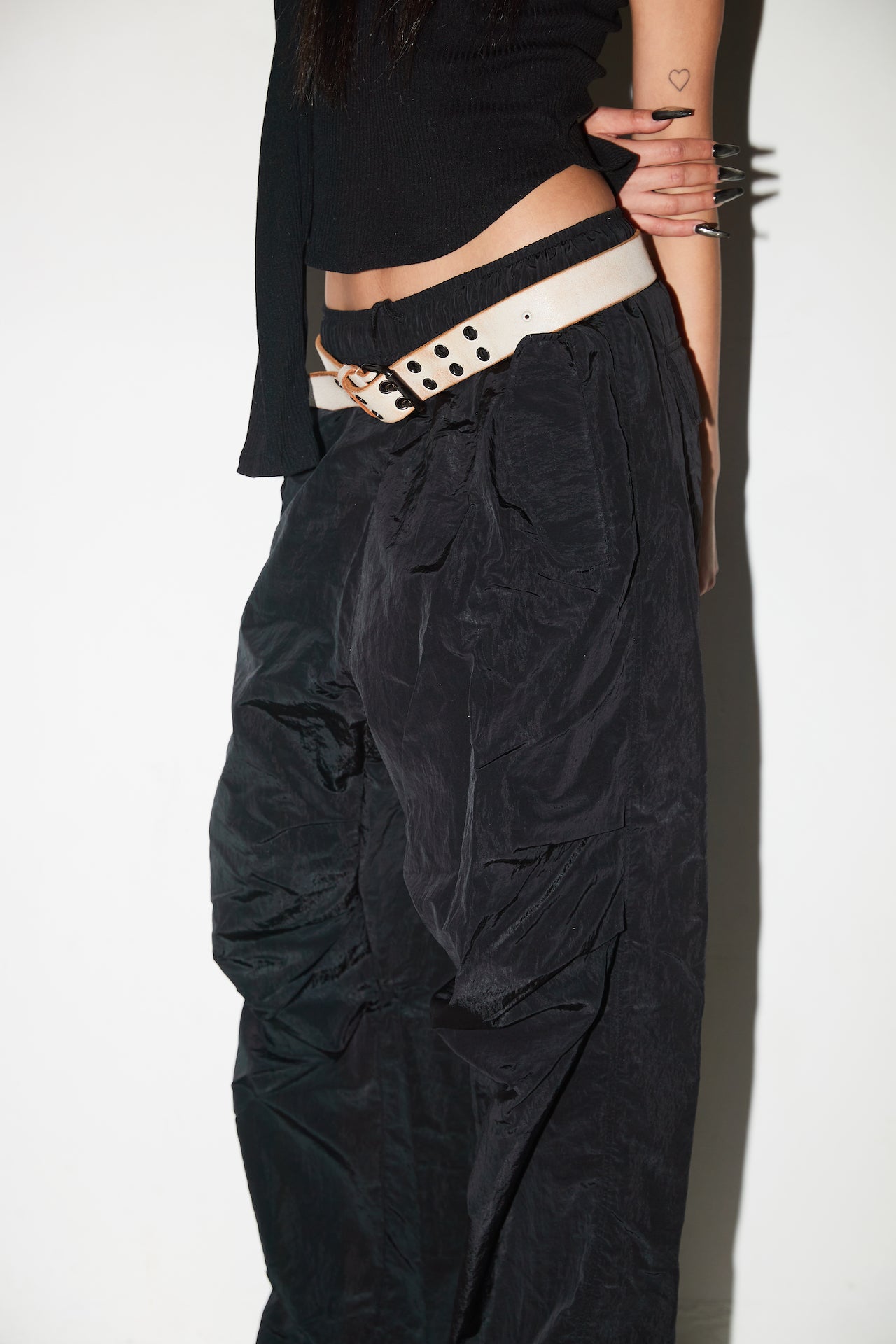 06. PARACHUTE PANTS BLACK