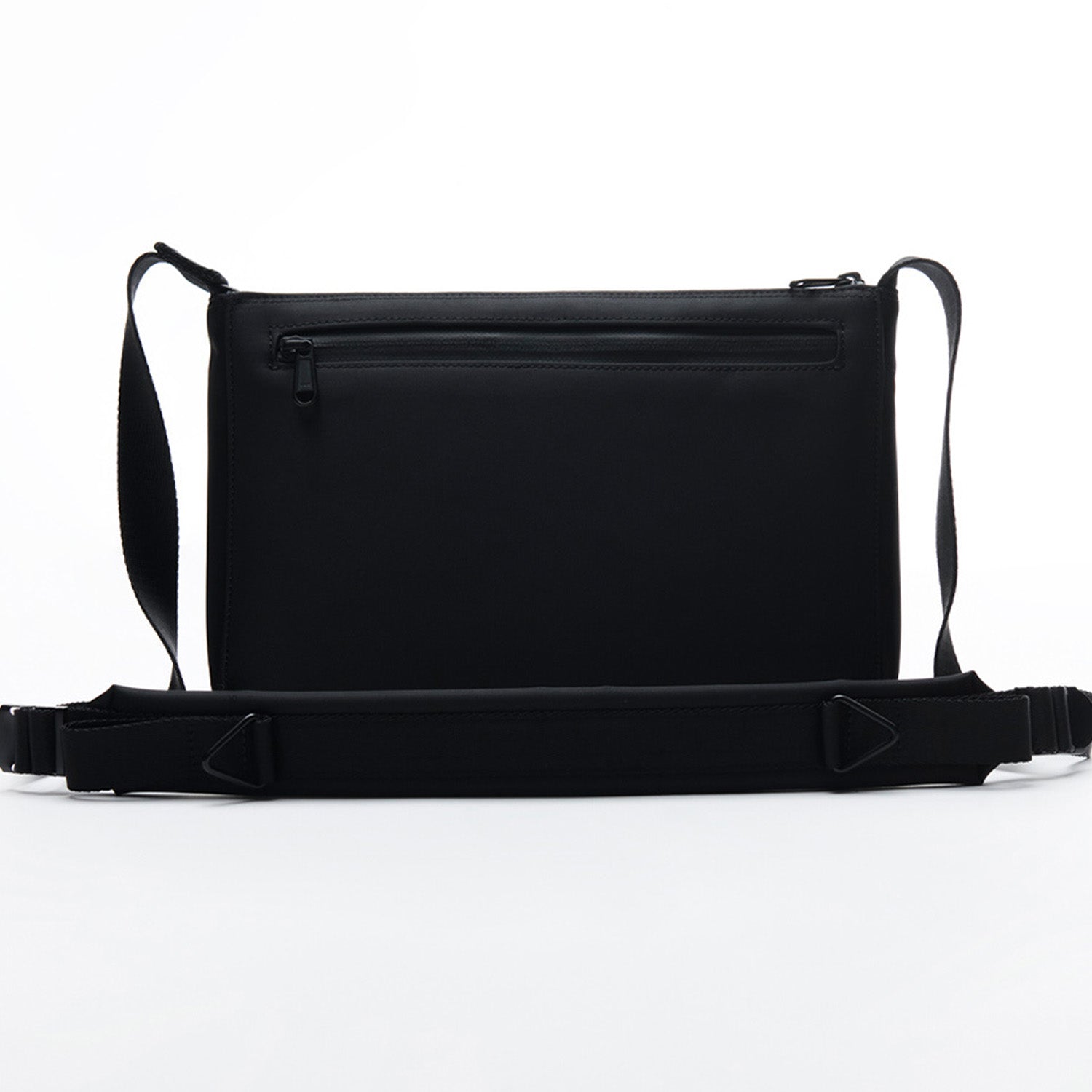 Round Stitch Crossbody Bag M (Black Edition)