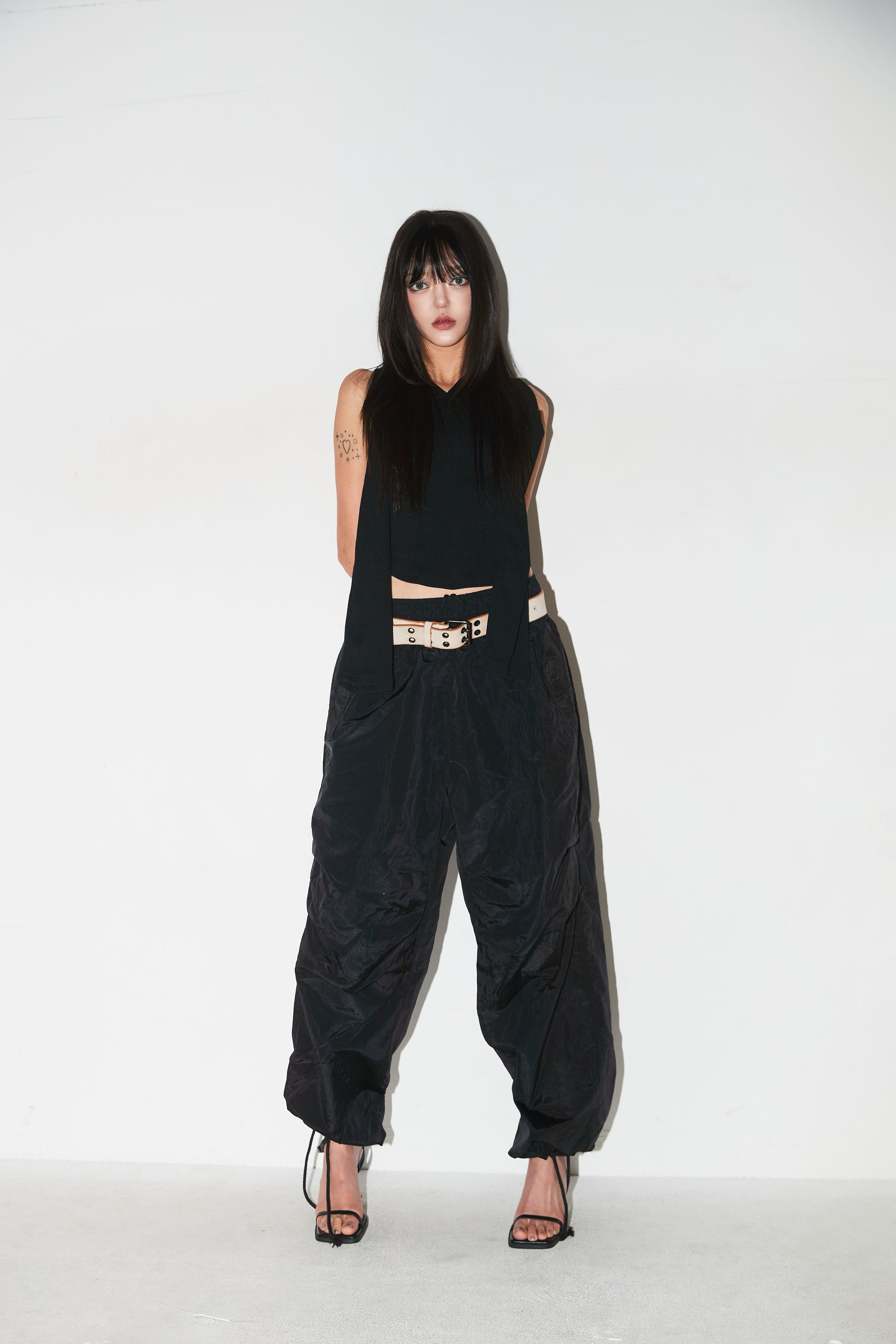 06. PARACHUTE PANTS BLACK