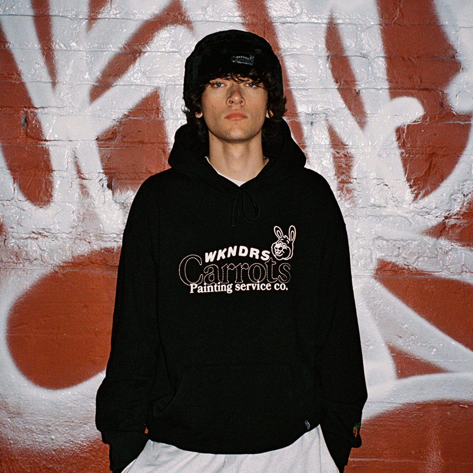 CARROTS HOODIE (BLACK)