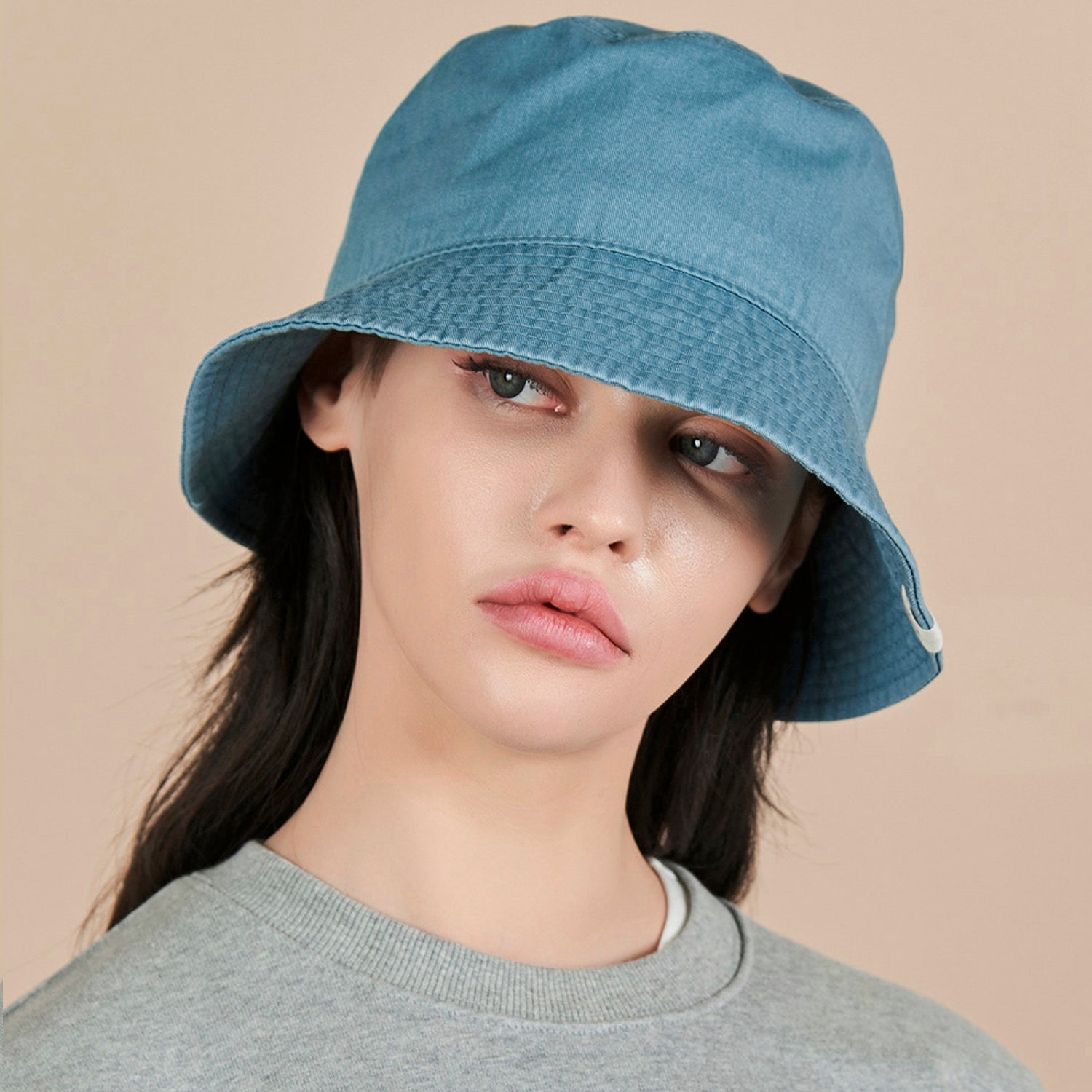 Monogram Label Pigment Bucket Hat Blue