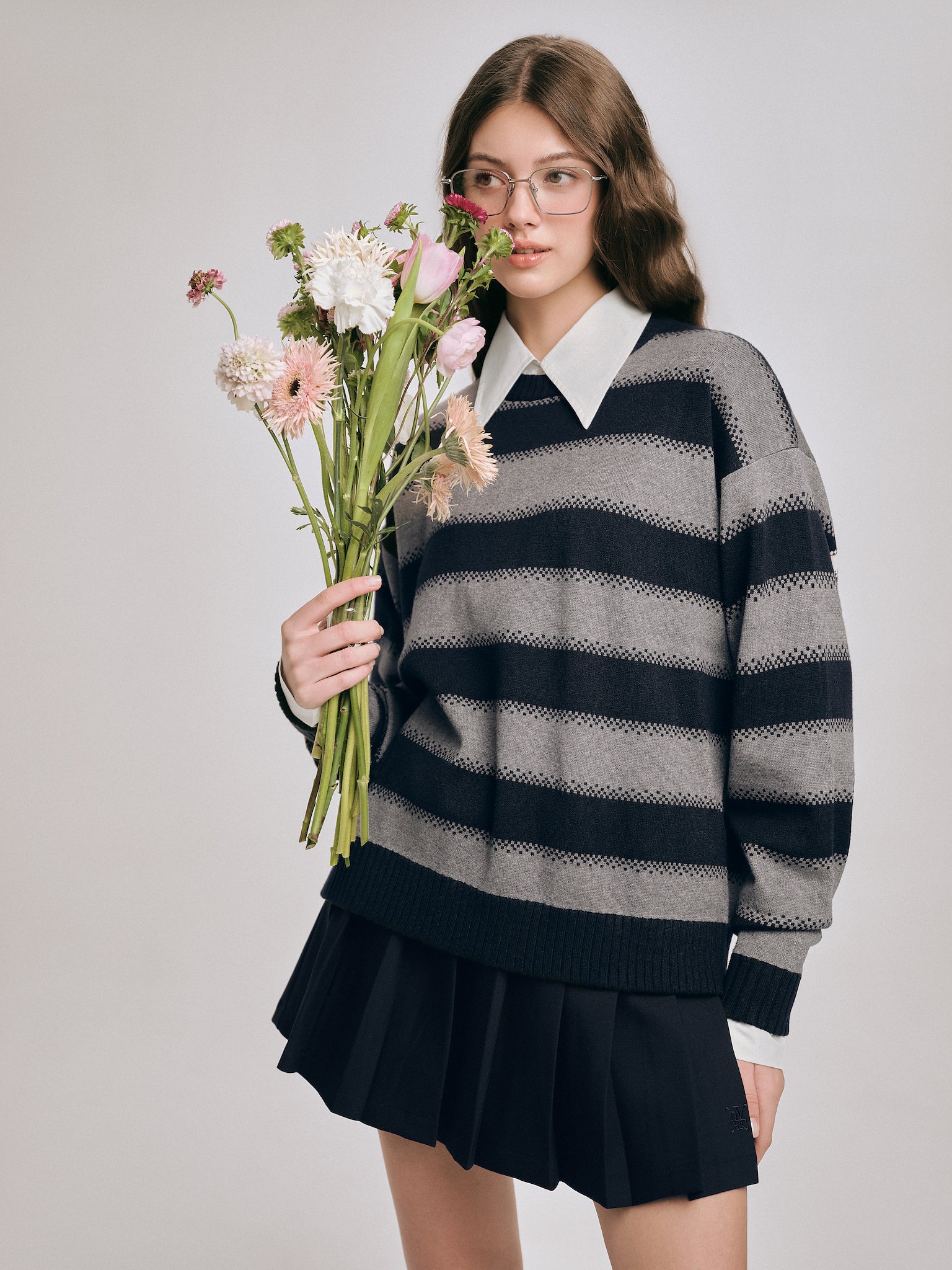 DVRK PRIVÉ GARDENIA STRIPED KNITTED SWEATER - GREY