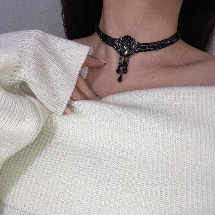 Isabel blue black choker