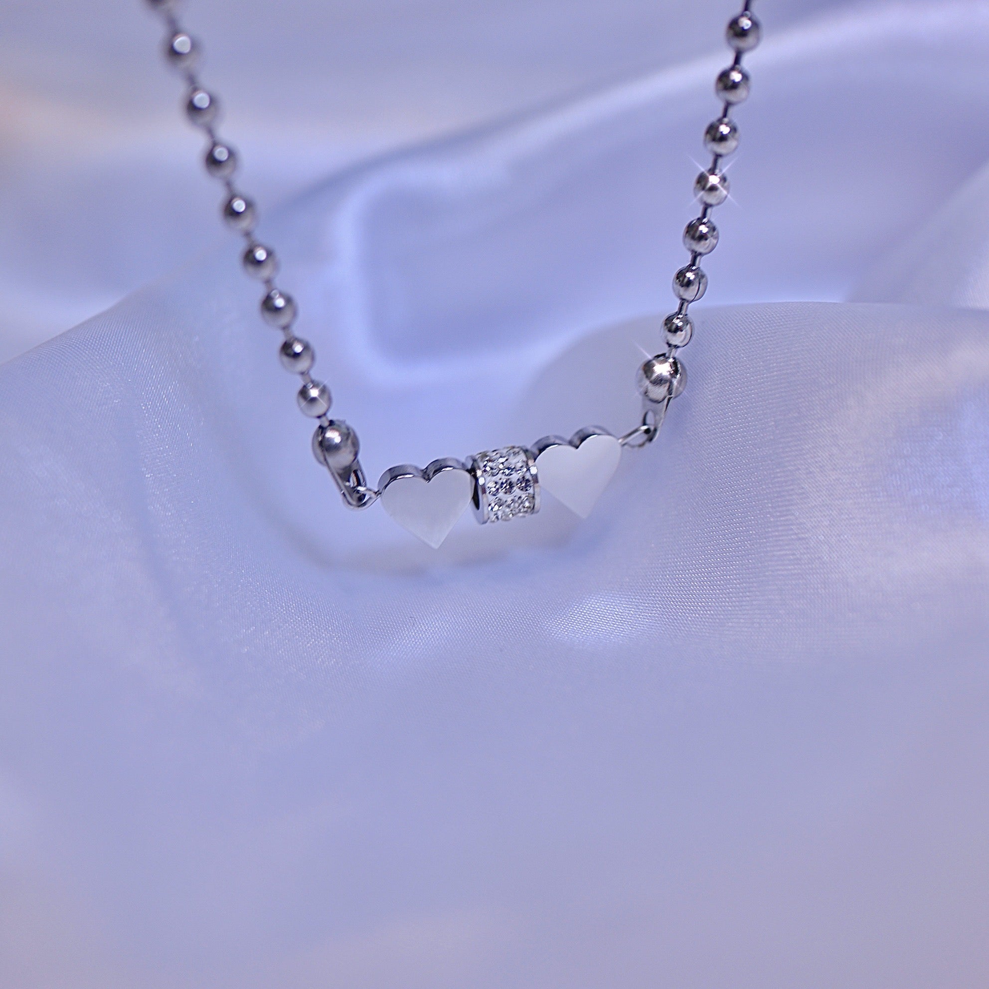 heart cubic choker