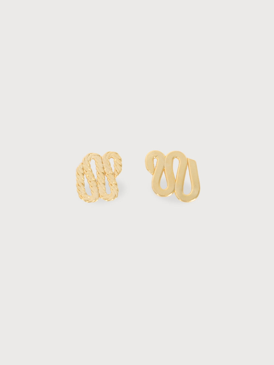 no.5 earring gold