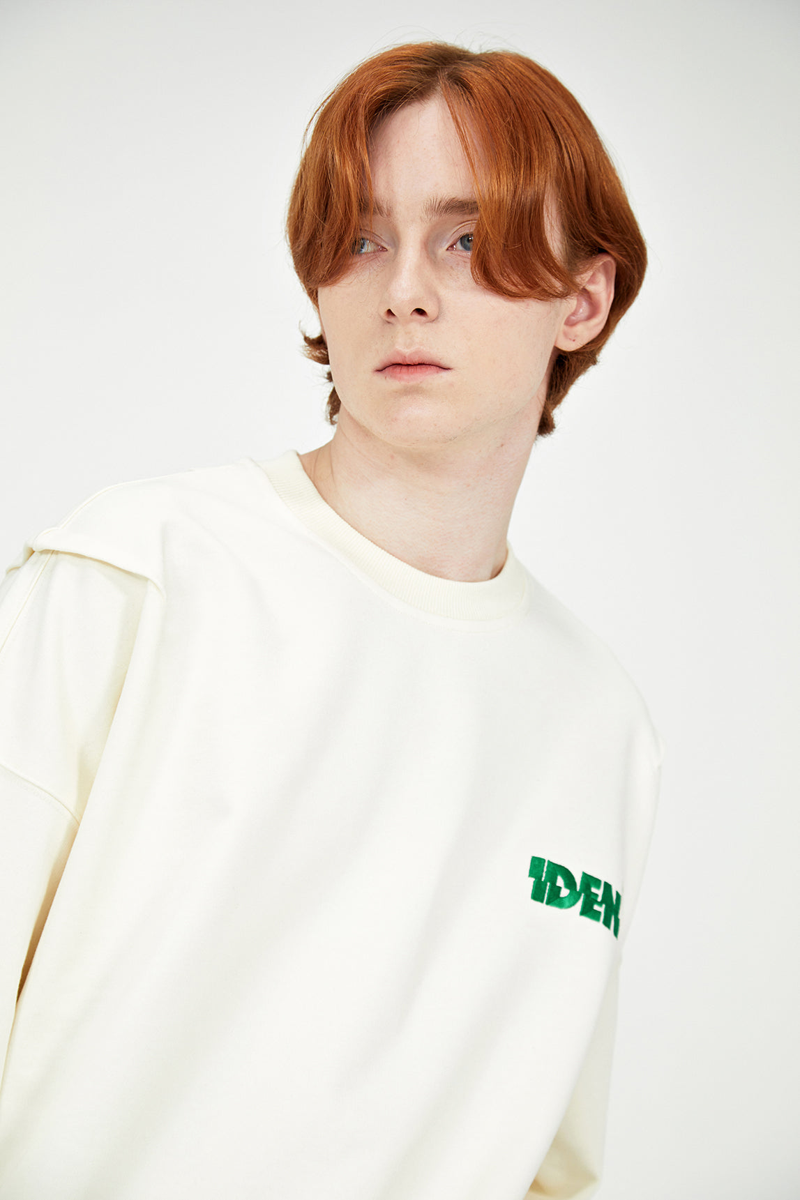 IDEN needlepoint sweatshirts (Cream)