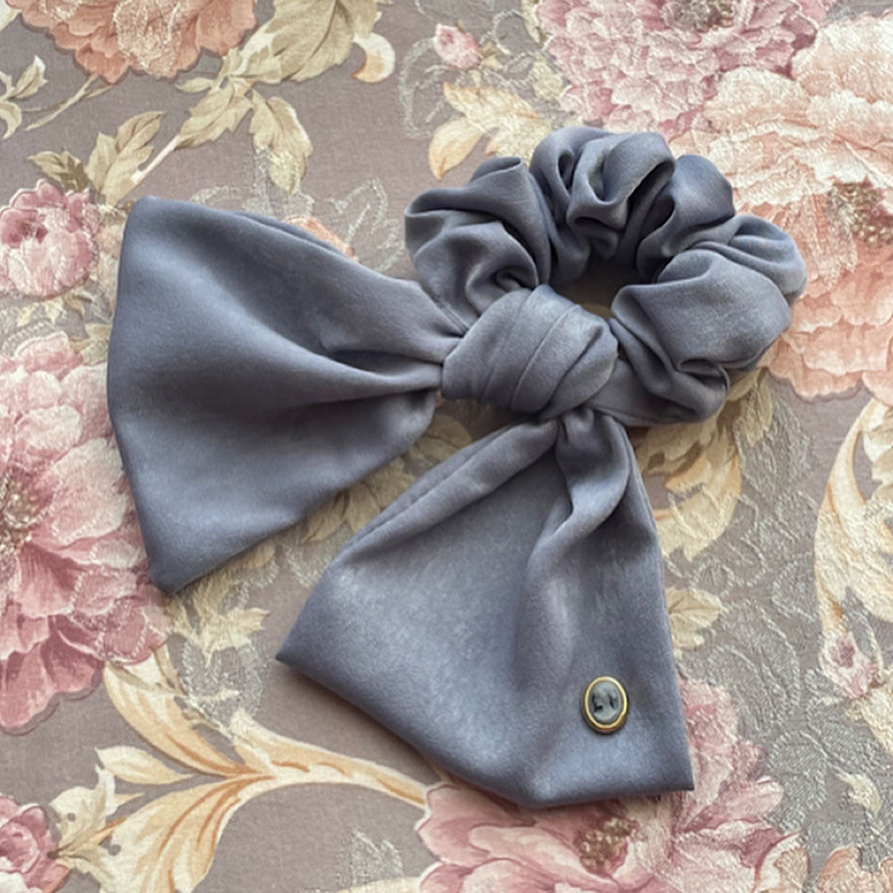 Vintage Mood Cameo Satin Ruffle Scrunchie [Blue]