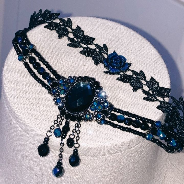 Isabel blue black choker